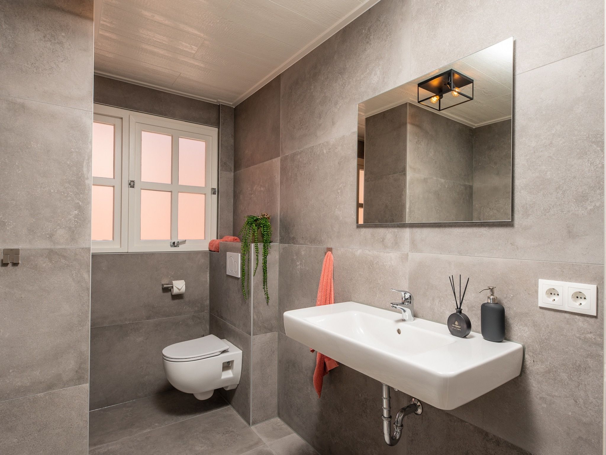 De badkamer van Het Landhuis in Losser
