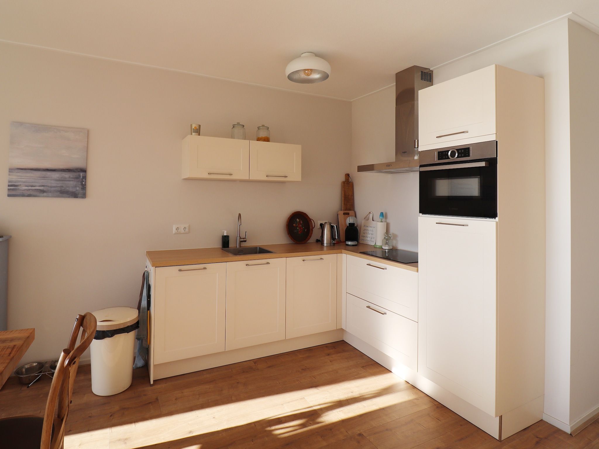 De keuken van Appartement aan het meer in Heeg in Heeg
