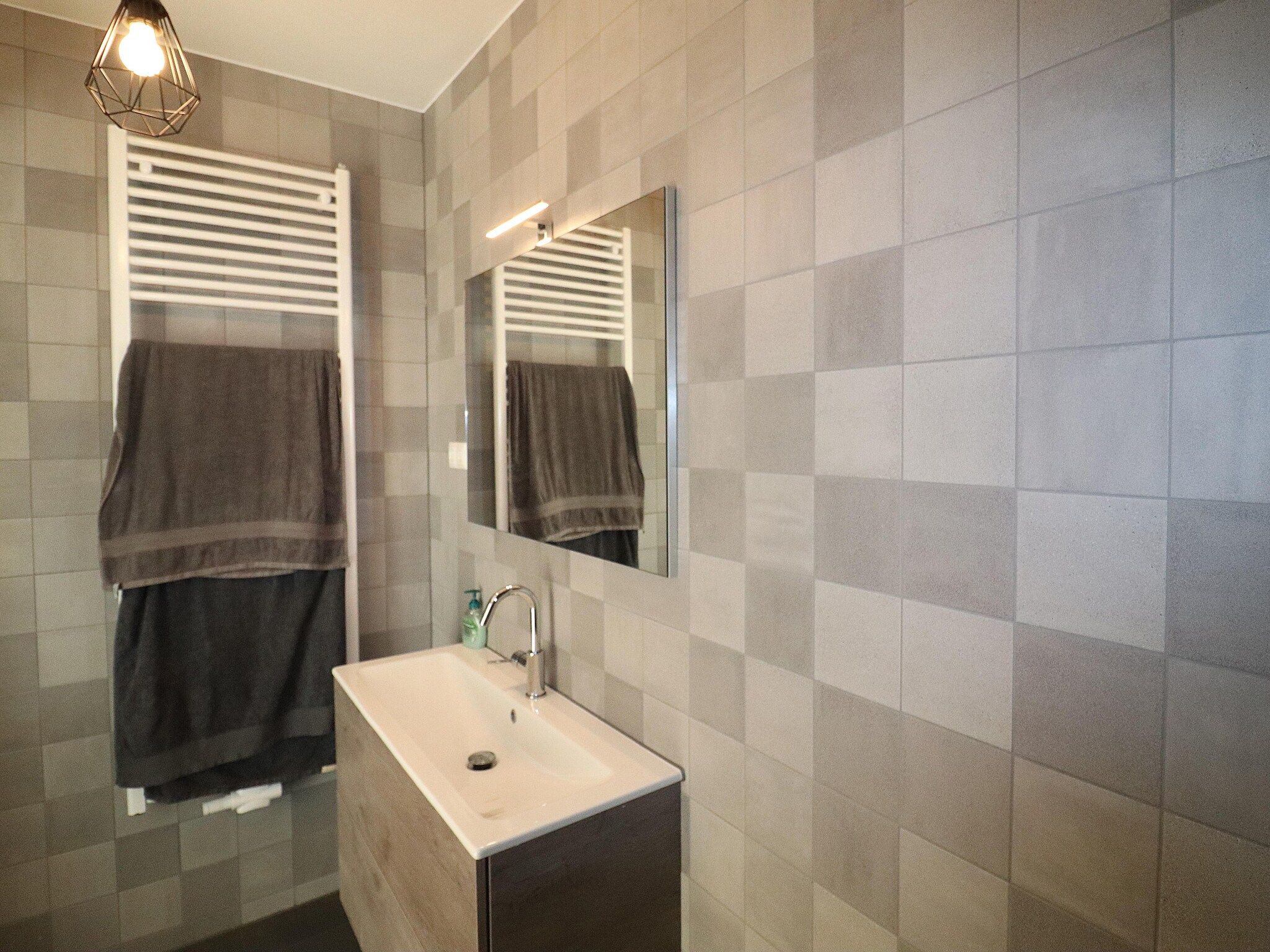 De badkamer van Appartement aan het meer in Heeg in Heeg