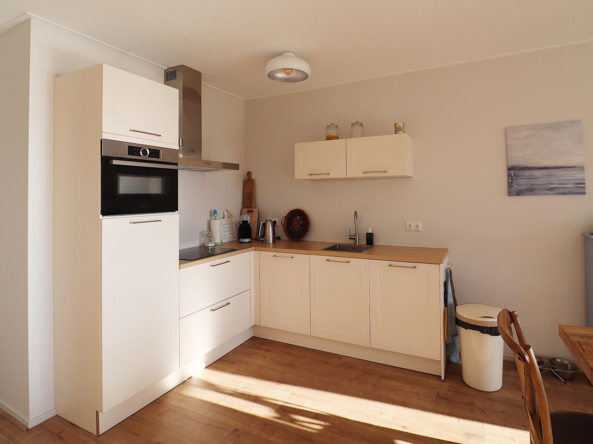 De keuken van Appartement aan het meer in Heeg in Heeg