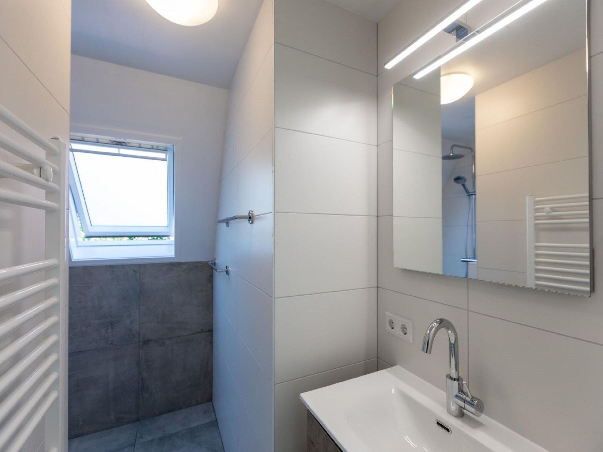 De badkamer van Vakantie bij Meeussen - Molendal 4 in Plasmolen