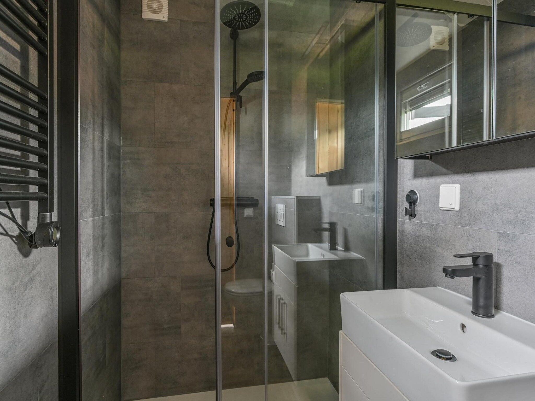 De badkamer van Resort Drentse Weelde 1 in Hoogersmilde
