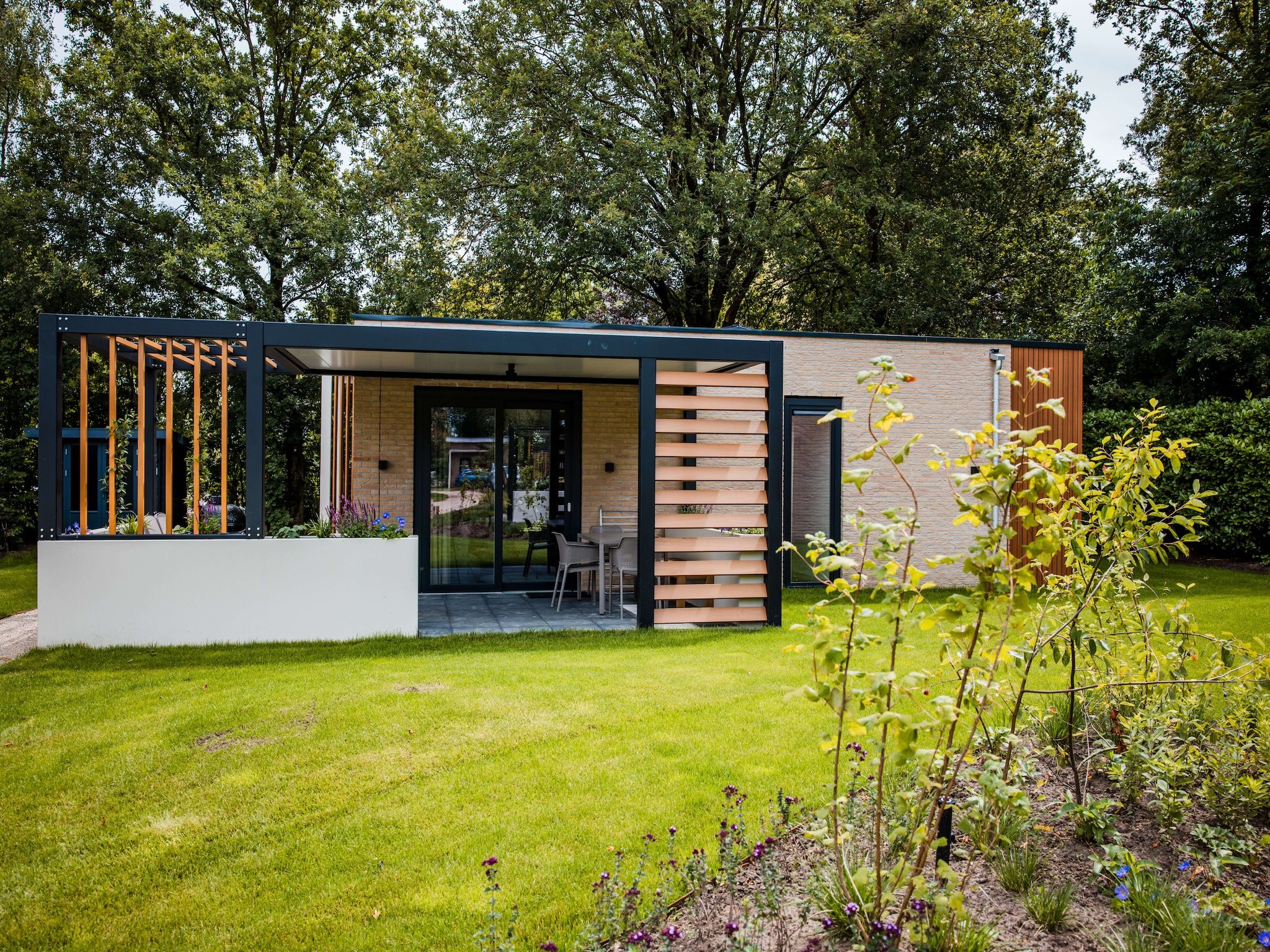 De buitenkant van Dwergarend 17-17 in Voorthuizen