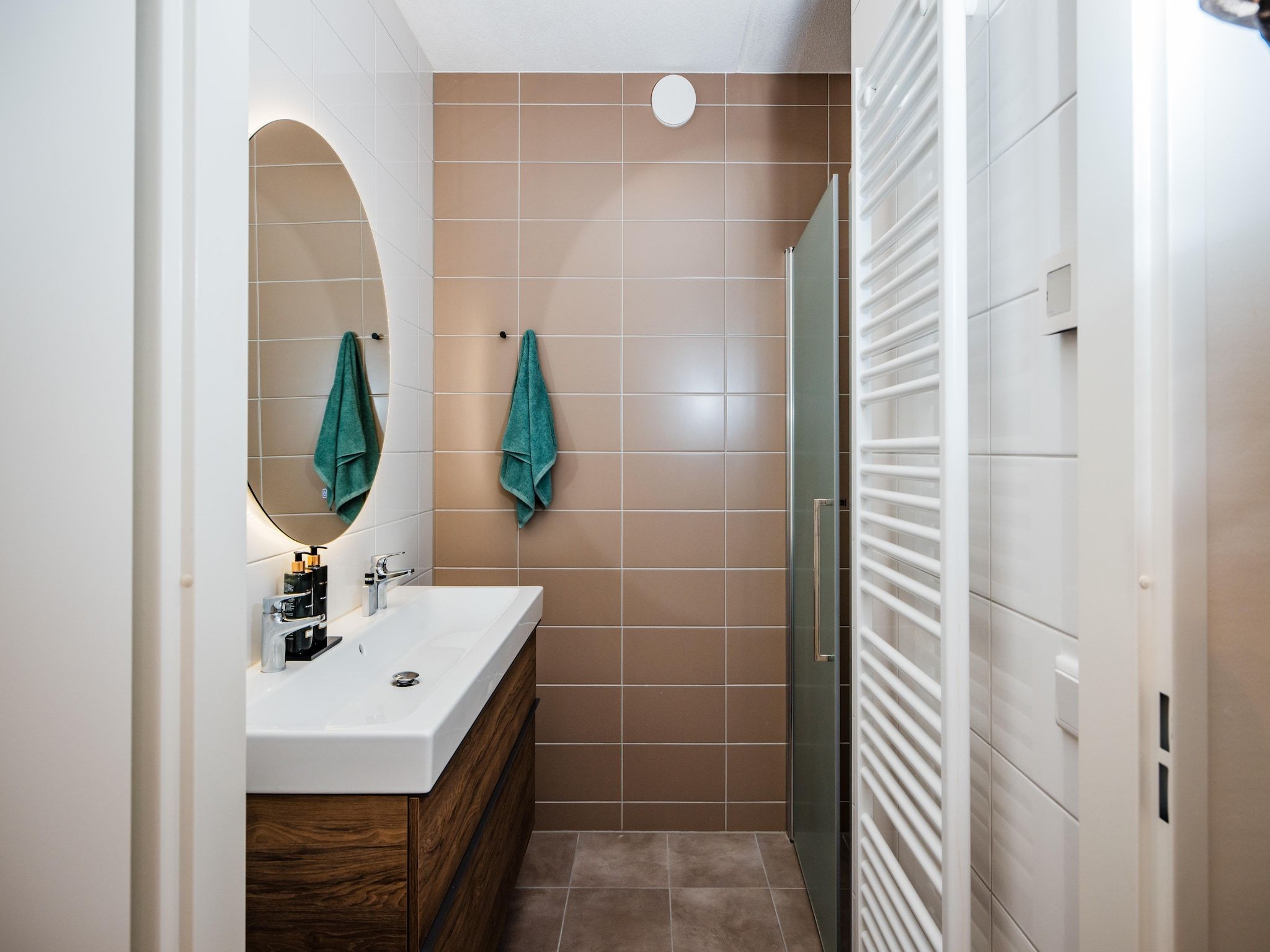 De badkamer van Dwergarend 17-17 in Voorthuizen