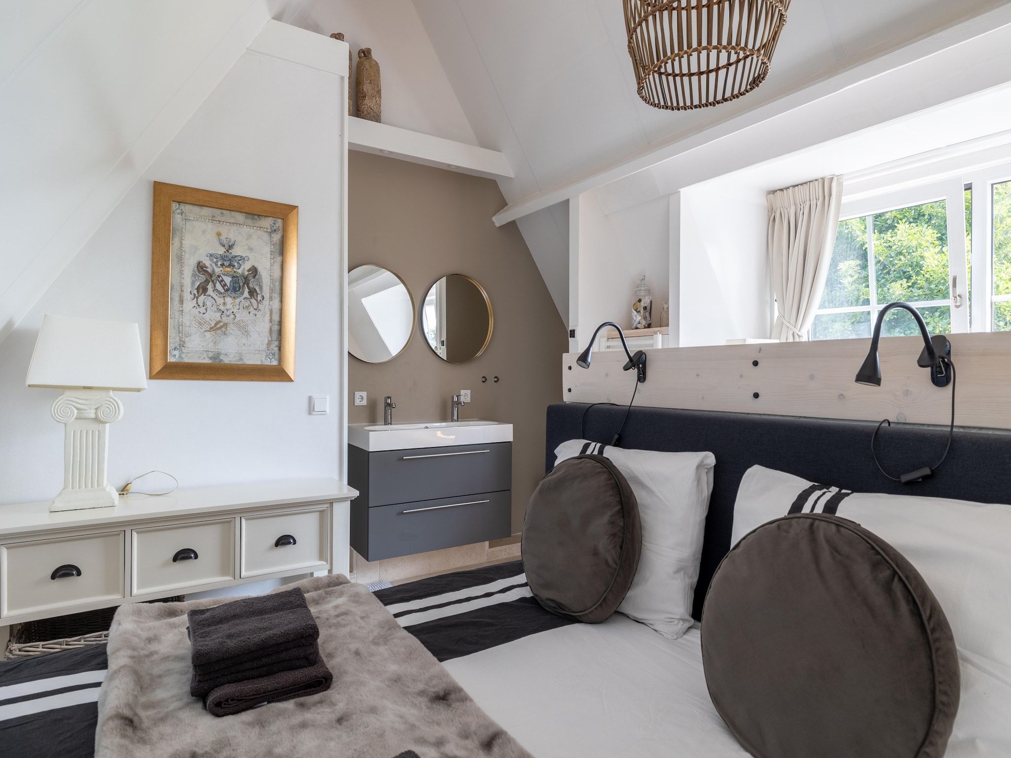 Een slaapkamer van Sloestraat 38  Zoutelande 'Het Koetshuys' in Zoutelande