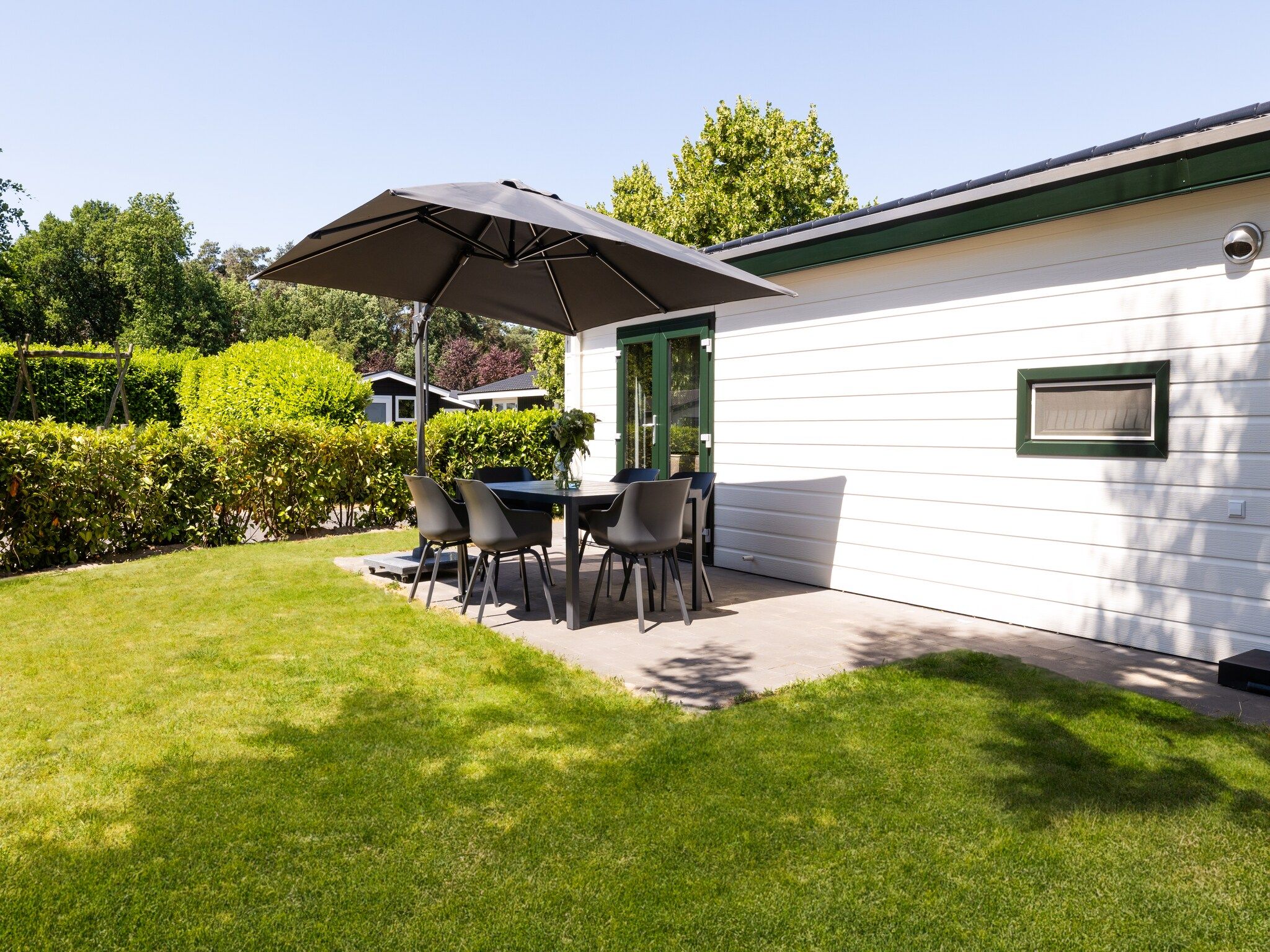 Het terras van Vakantiepark Molenvelden 9 in Veldhoven