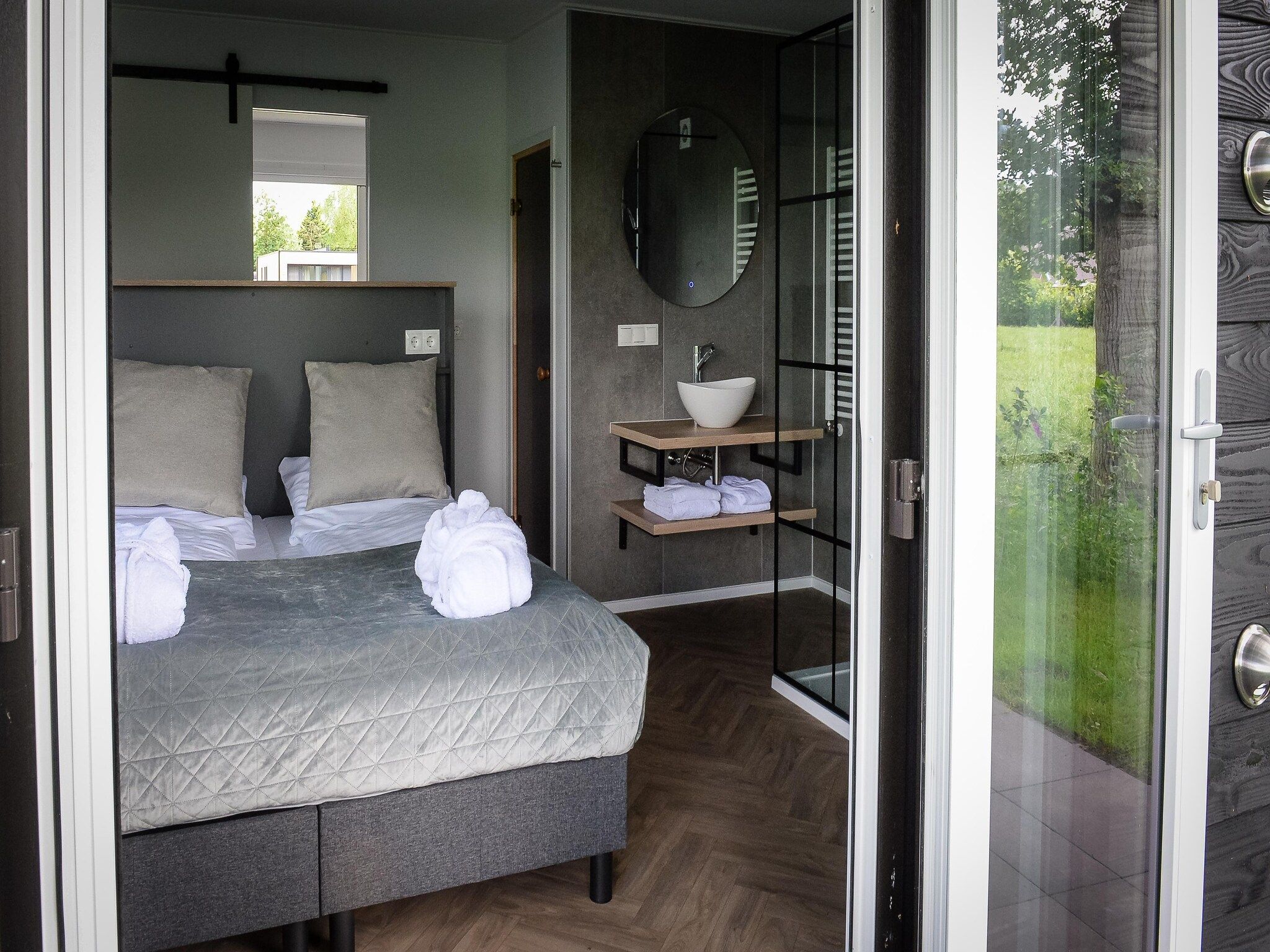 De badkamer van Buitenplaats Holten 20 in Rijssen
