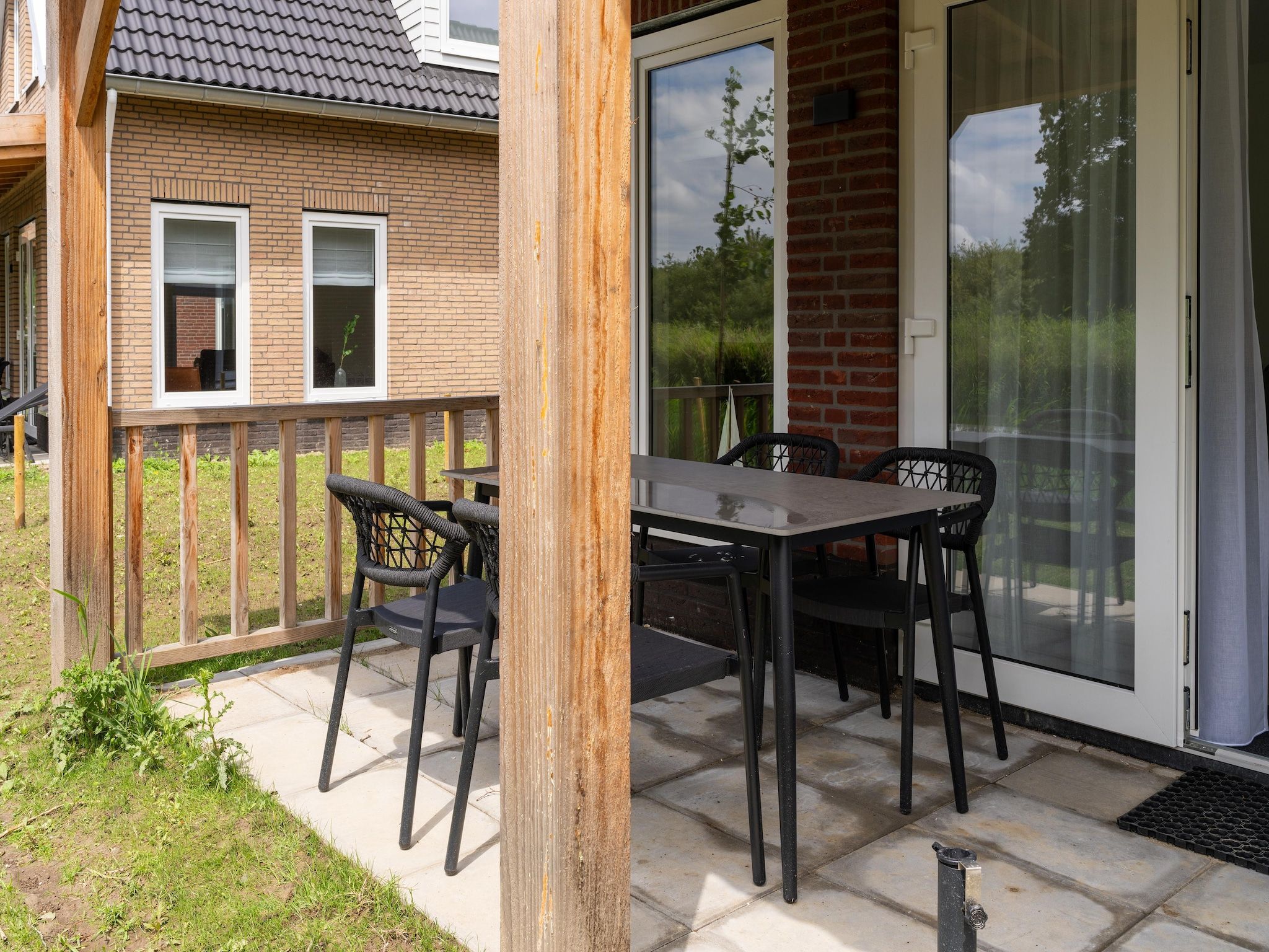 Het terras van Kuifduiker 3 in Simonshaven