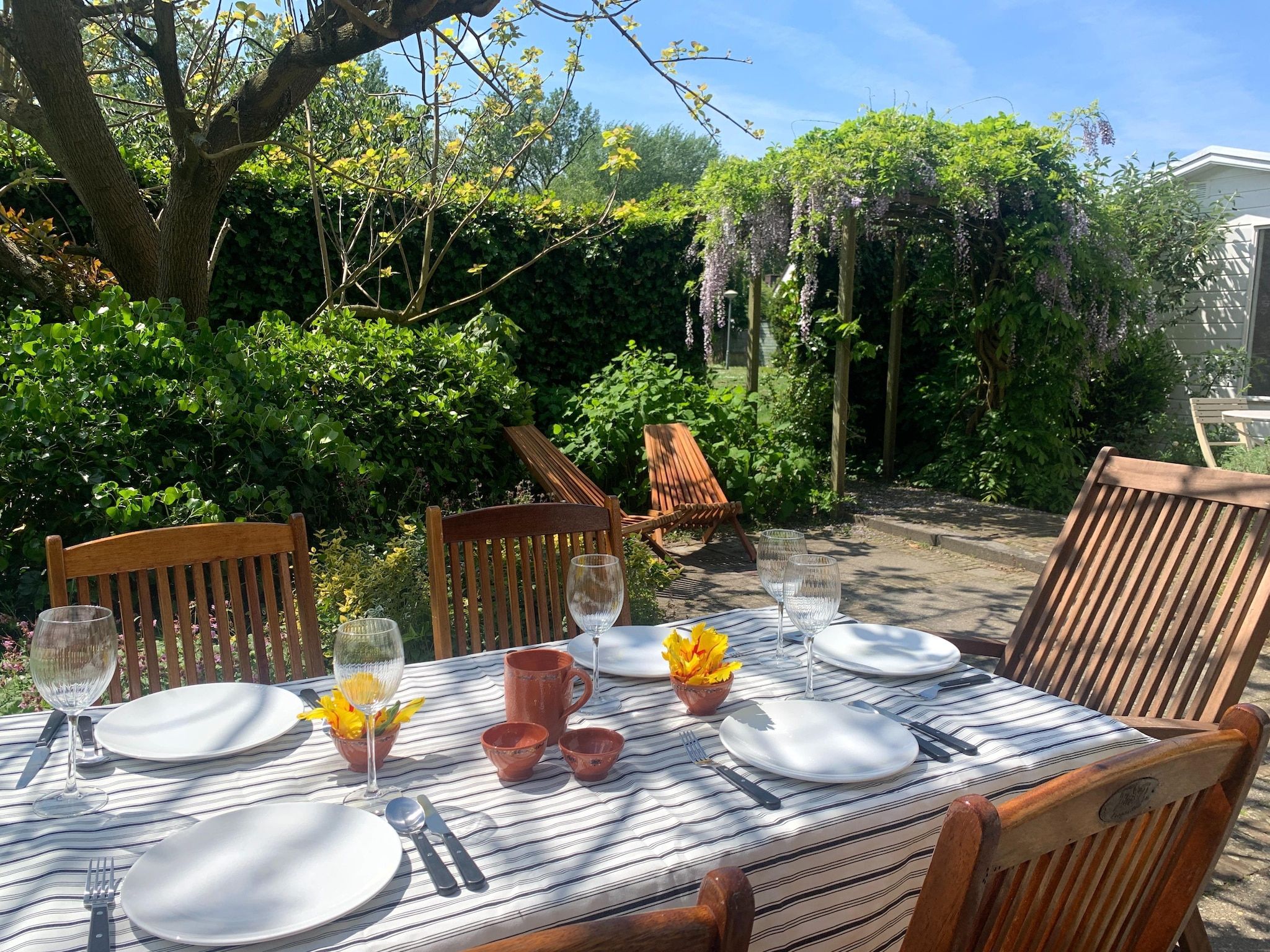 Het terras van Casa Duna in Noordwijkerhout