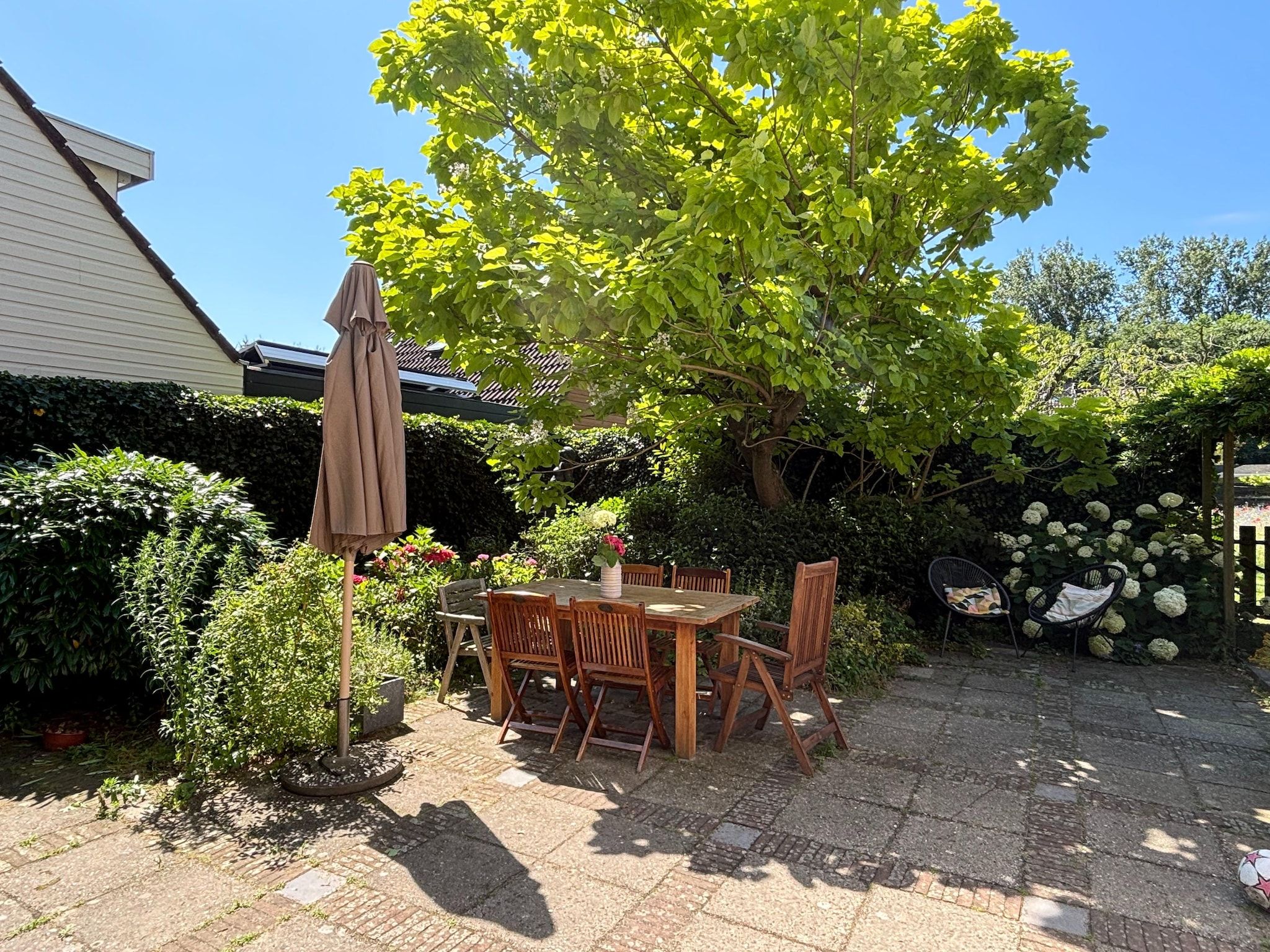 Het terras van Casa Duna in Noordwijkerhout