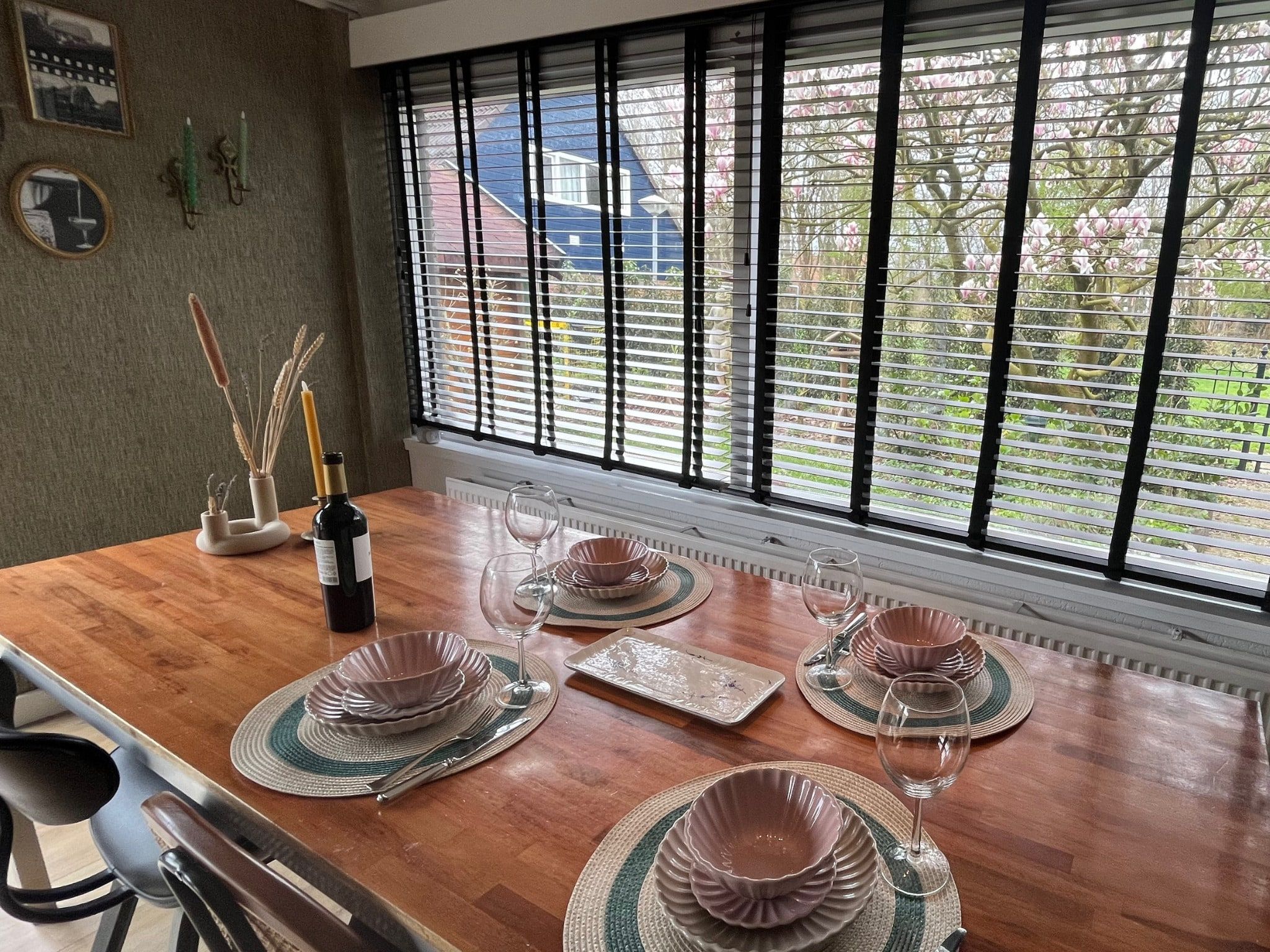 De eetkamer van Familiehuis in Noordwijkerhout in Noordwijkerhout