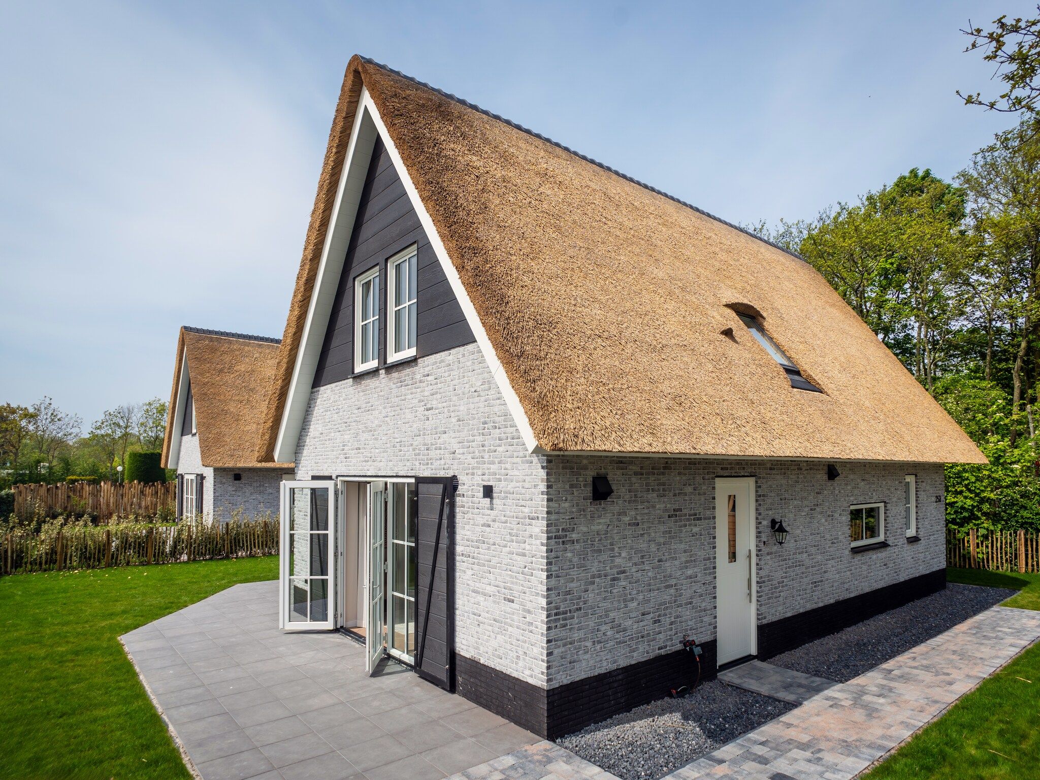 De buitenkant van So What 25a in De Koog
