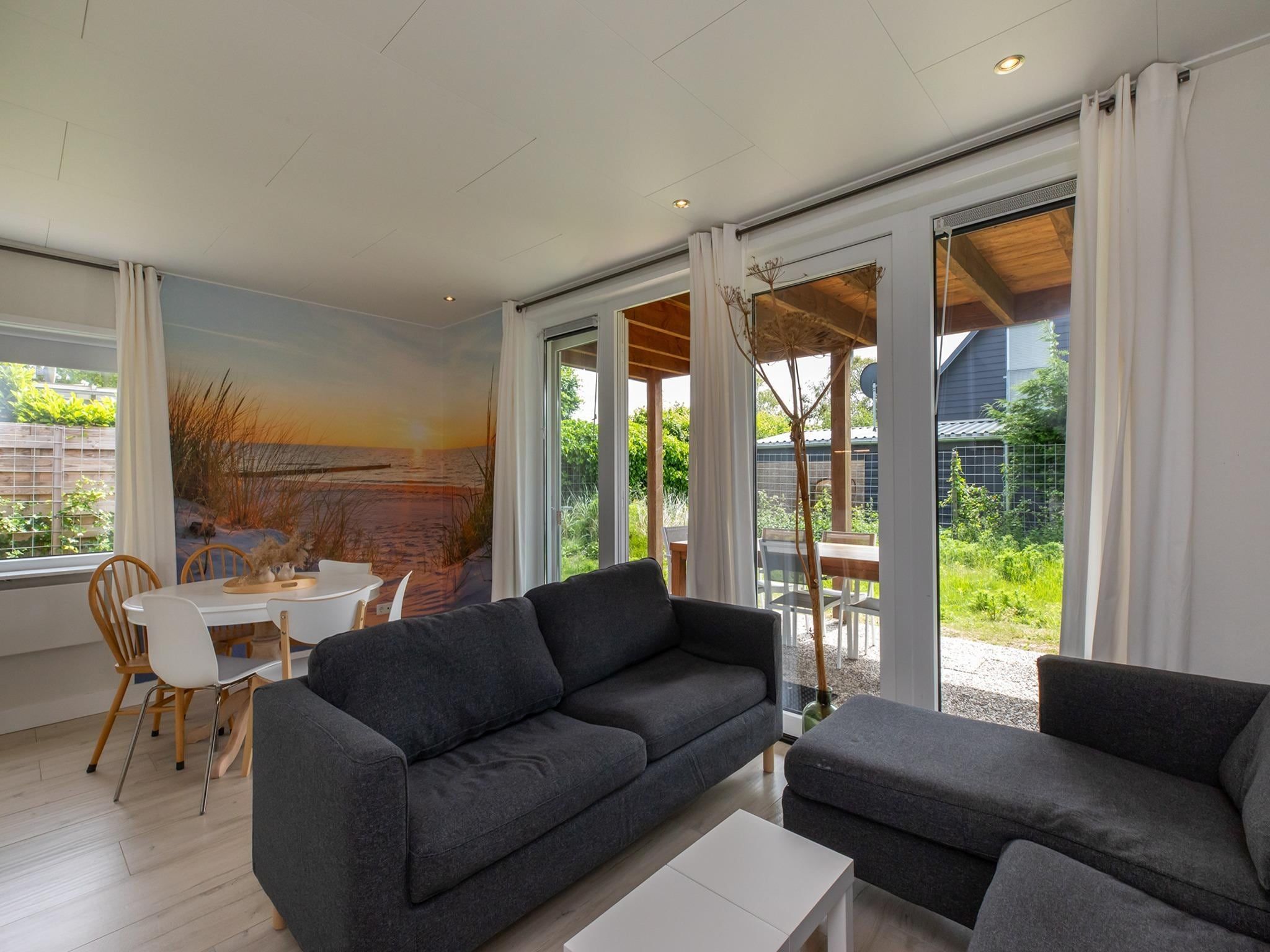 De woonkamer van Vakantiewoning - Horizon 14  Renesse in Renesse