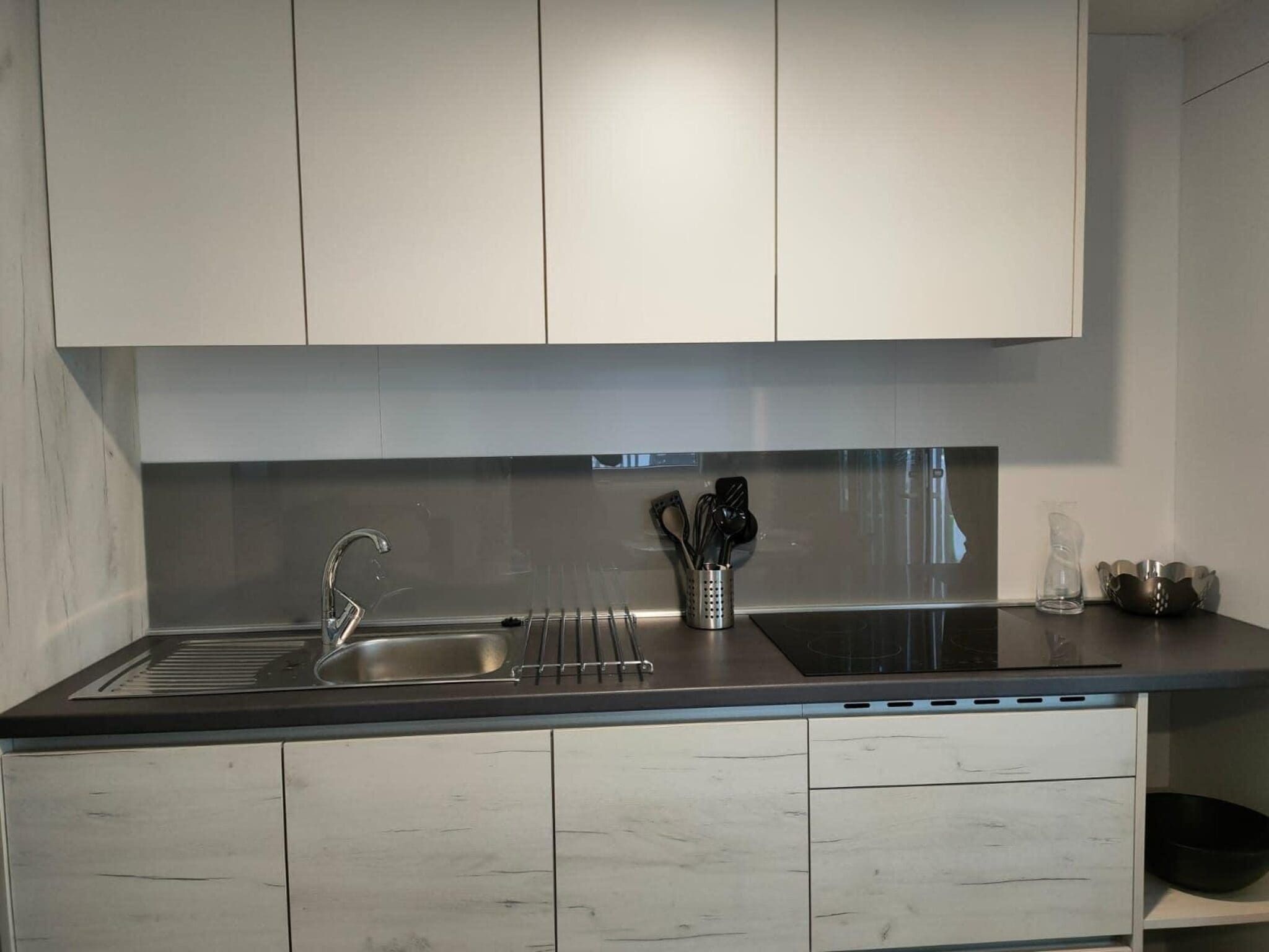 De keuken van Tiny Cottage 22 in Kaatsheuvel