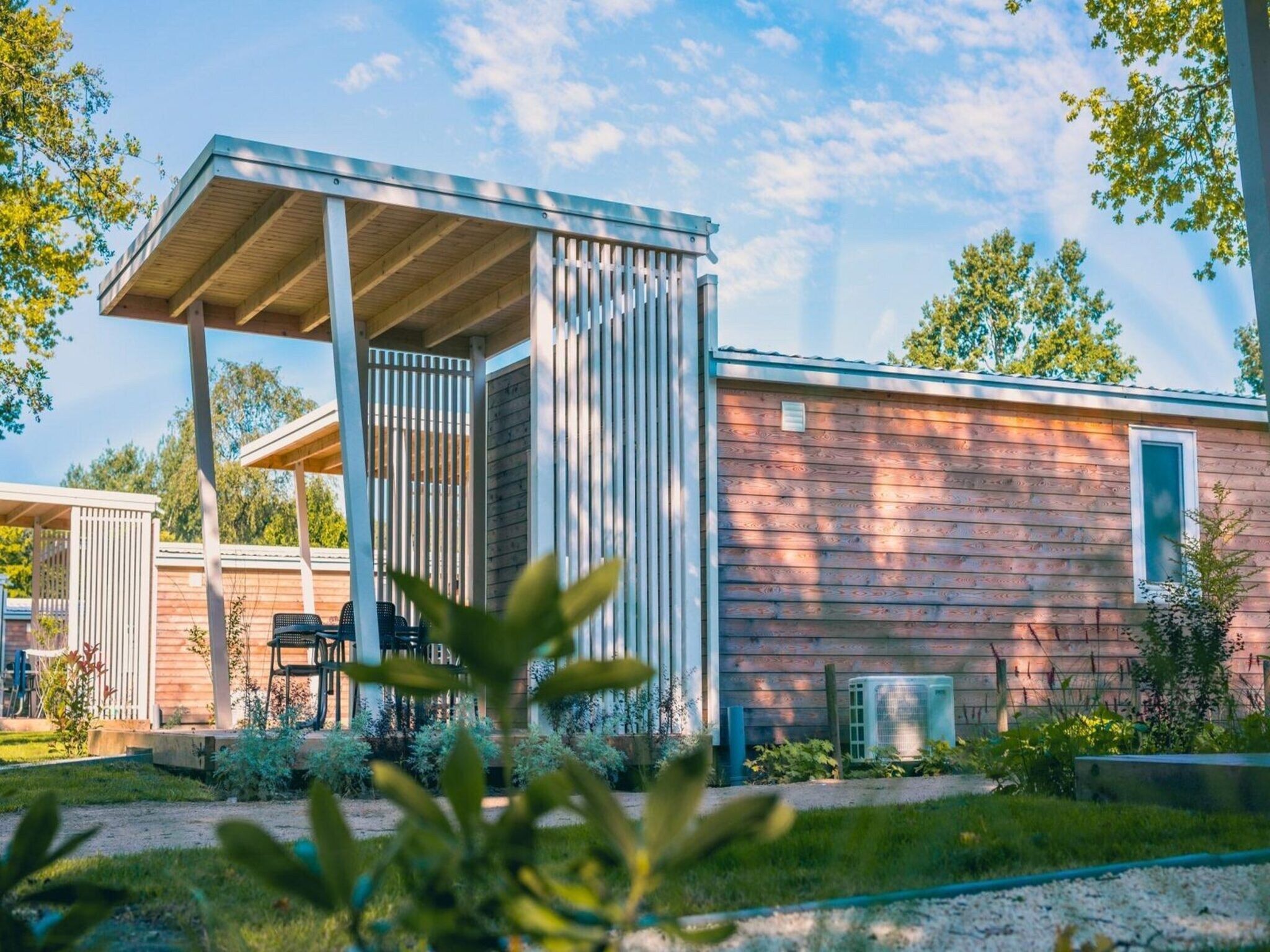 De buitenkant van Tiny Cottage 22 in Kaatsheuvel
