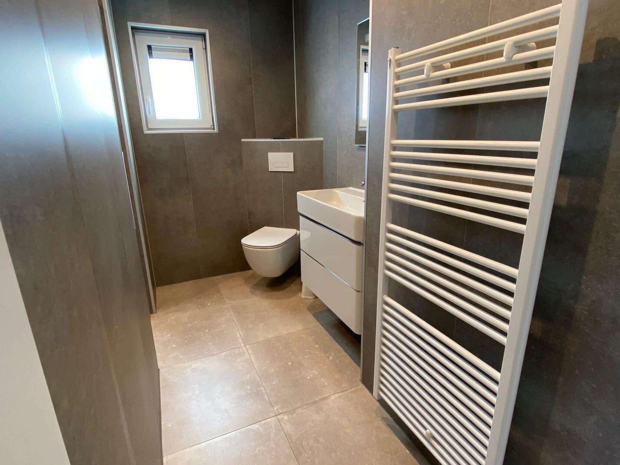 De badkamer van Pavilion 6 in Kaatsheuvel