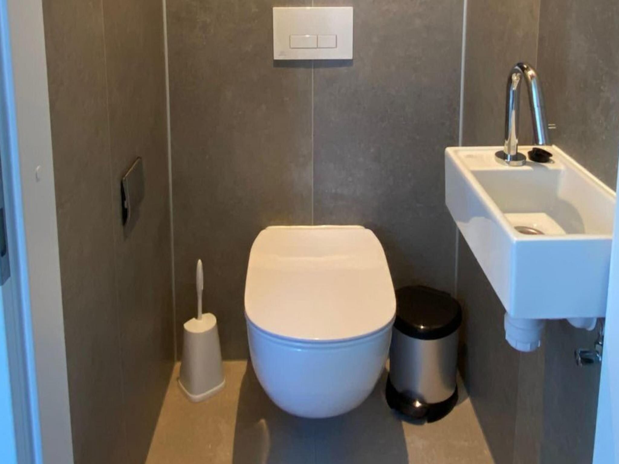 De badkamer van Pavilion 6 in Kaatsheuvel