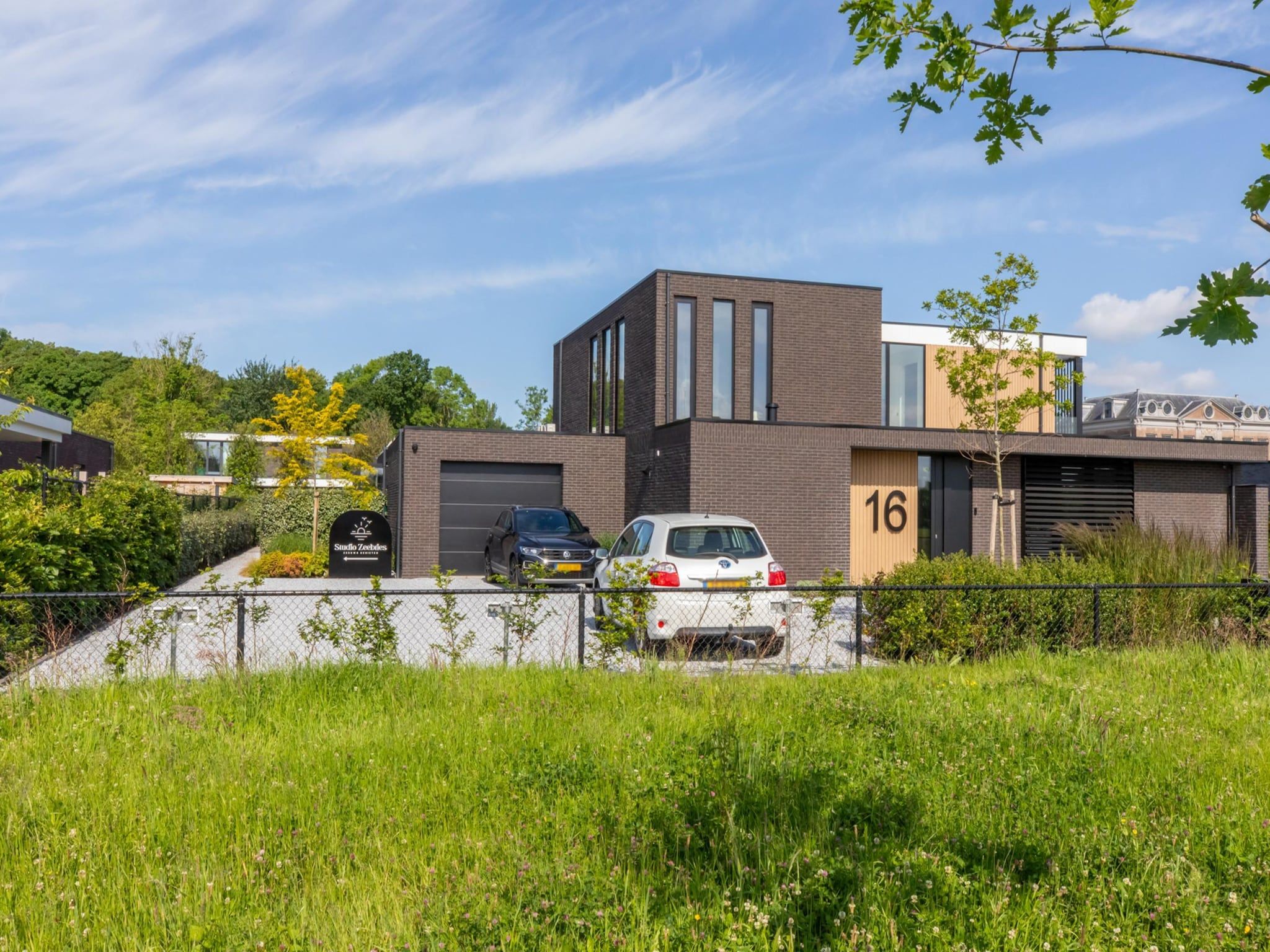 De buitenkant van Vakantiewoning ZEEBRIES in Koudekerke