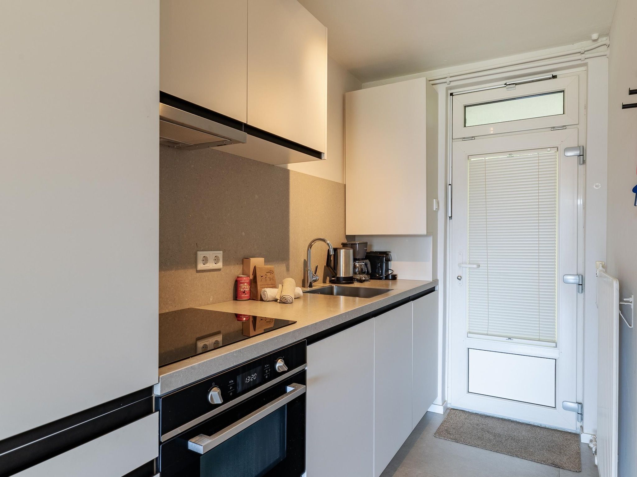 De keuken van Nieuwstraat 1  Zoutelande 'Kurhaus - 2 in Zoutelande