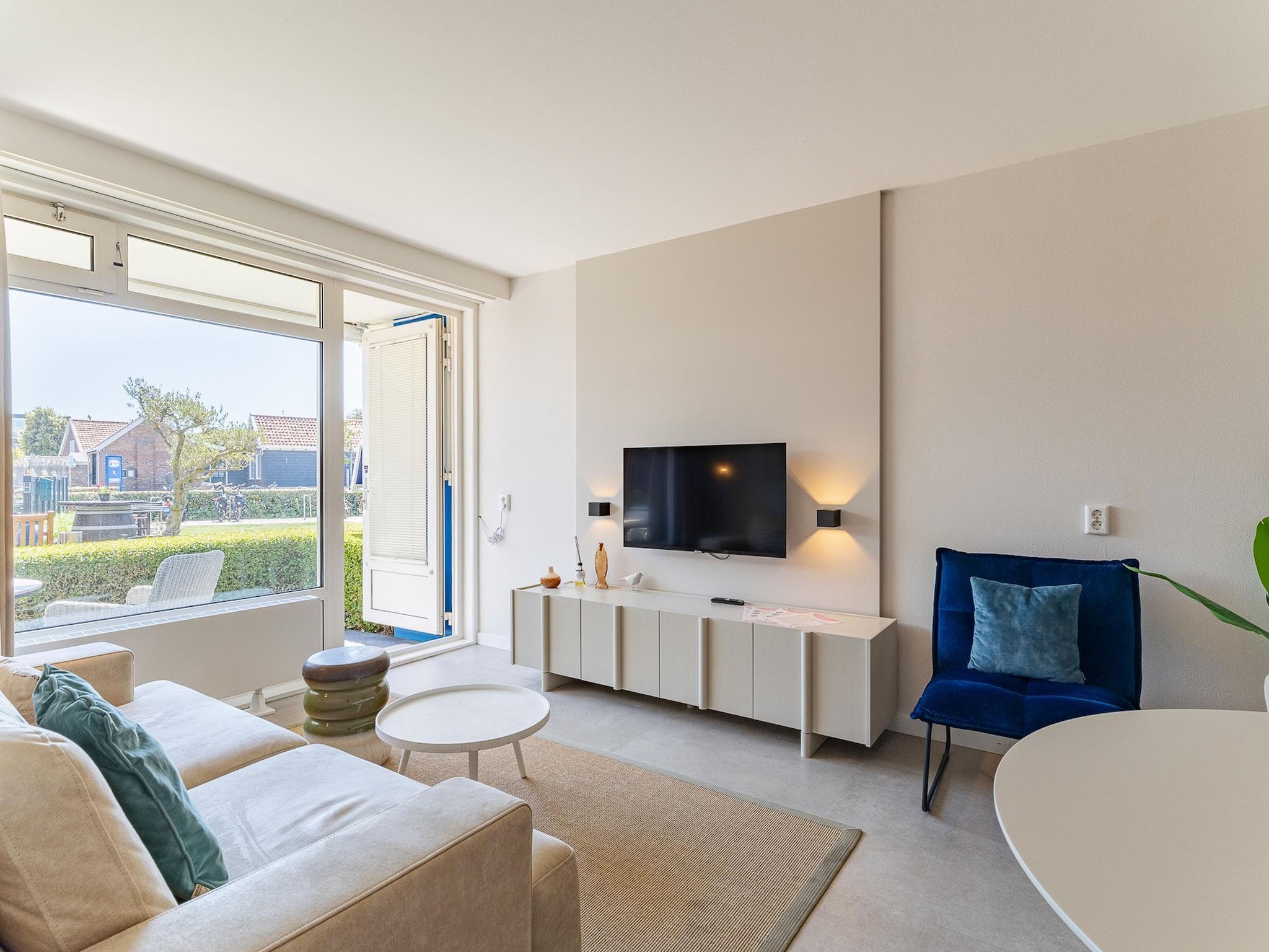 De woonkamer van Nieuwstraat 1  Zoutelande 'Kurhaus - 4 met sauna in Zoutelande