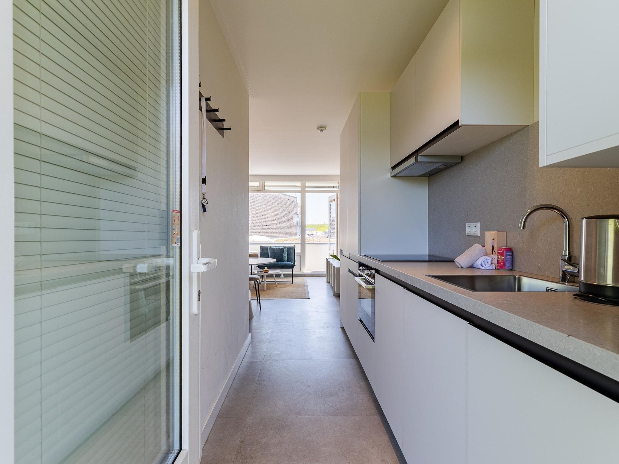 De keuken van Nieuwstraat 1  Zoutelande 'Kurhaus - 14 met sauna in Zoutelande