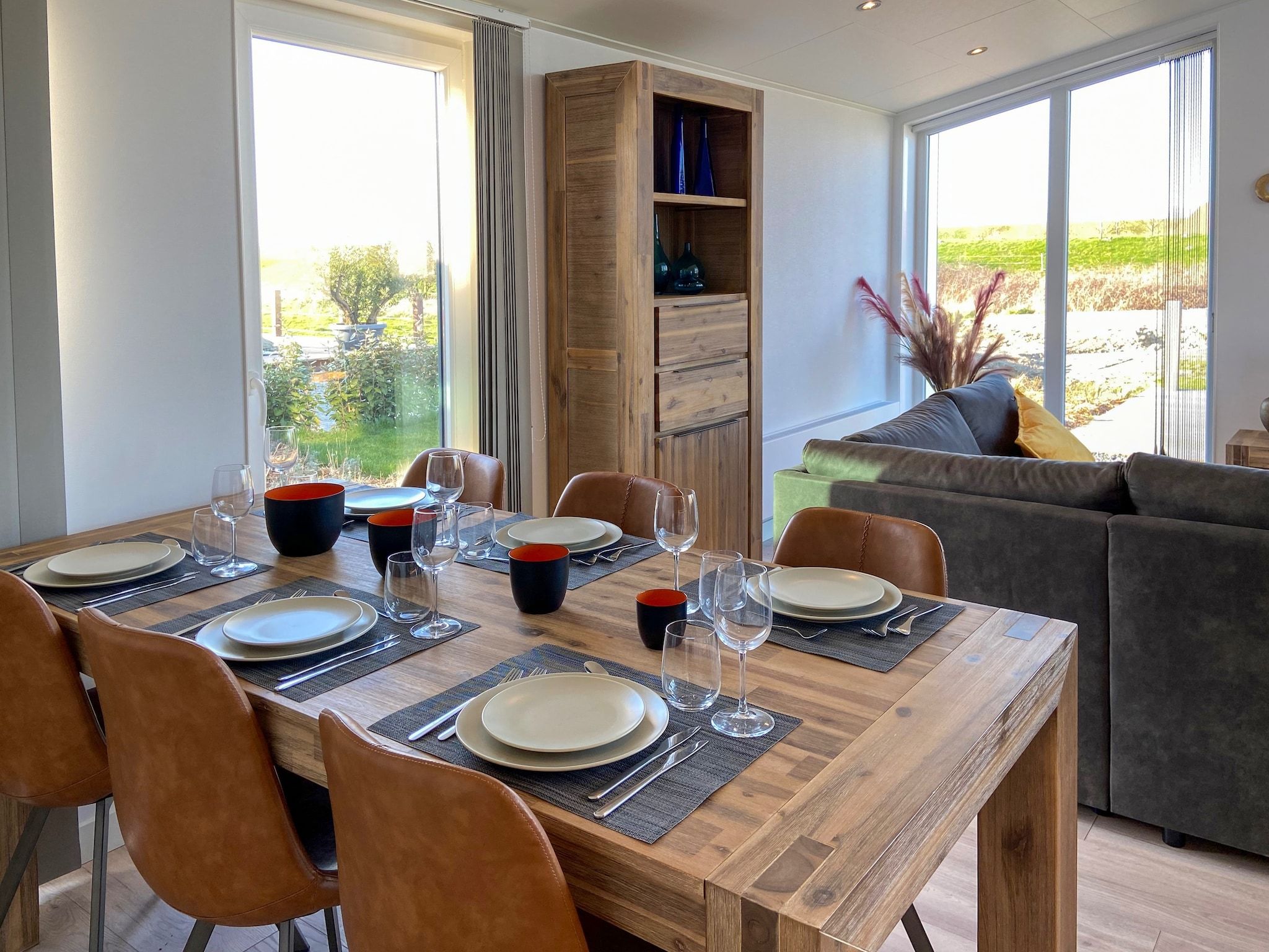 De woonkamer van Water Resort Oosterschelde 83 in Wemeldinge