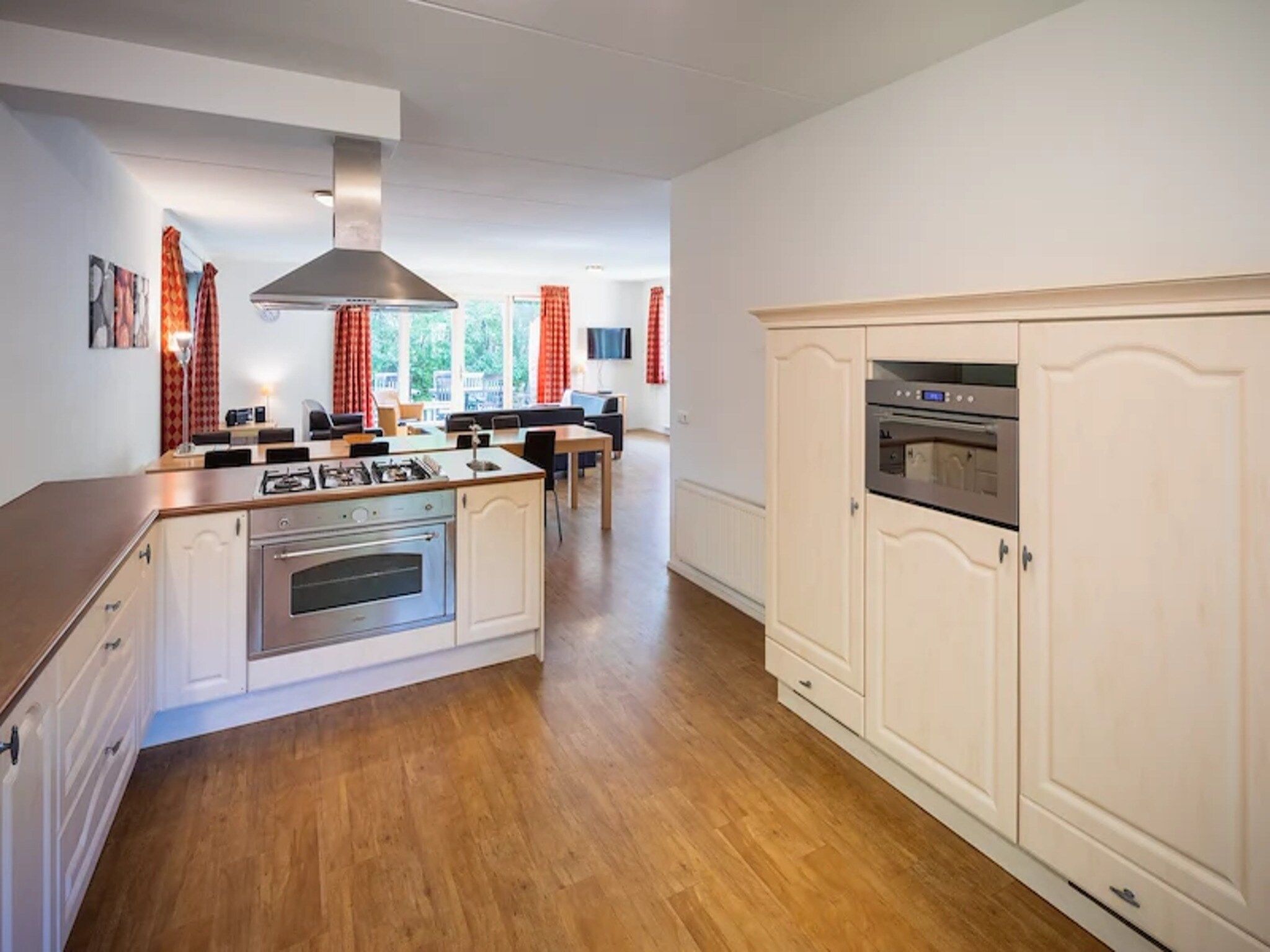 De keuken van Vakantiepark de Berkenhorst 15 in Kootwijk