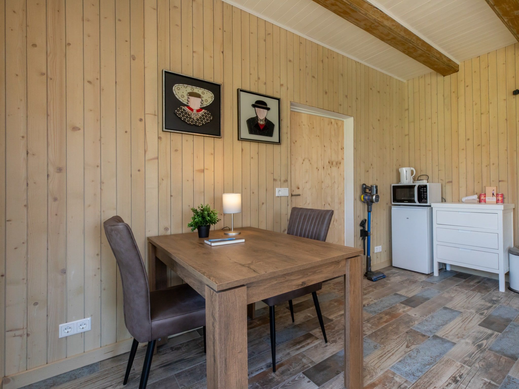 De eetkamer van Verkorte Groeneweg 2 in Koudekerke