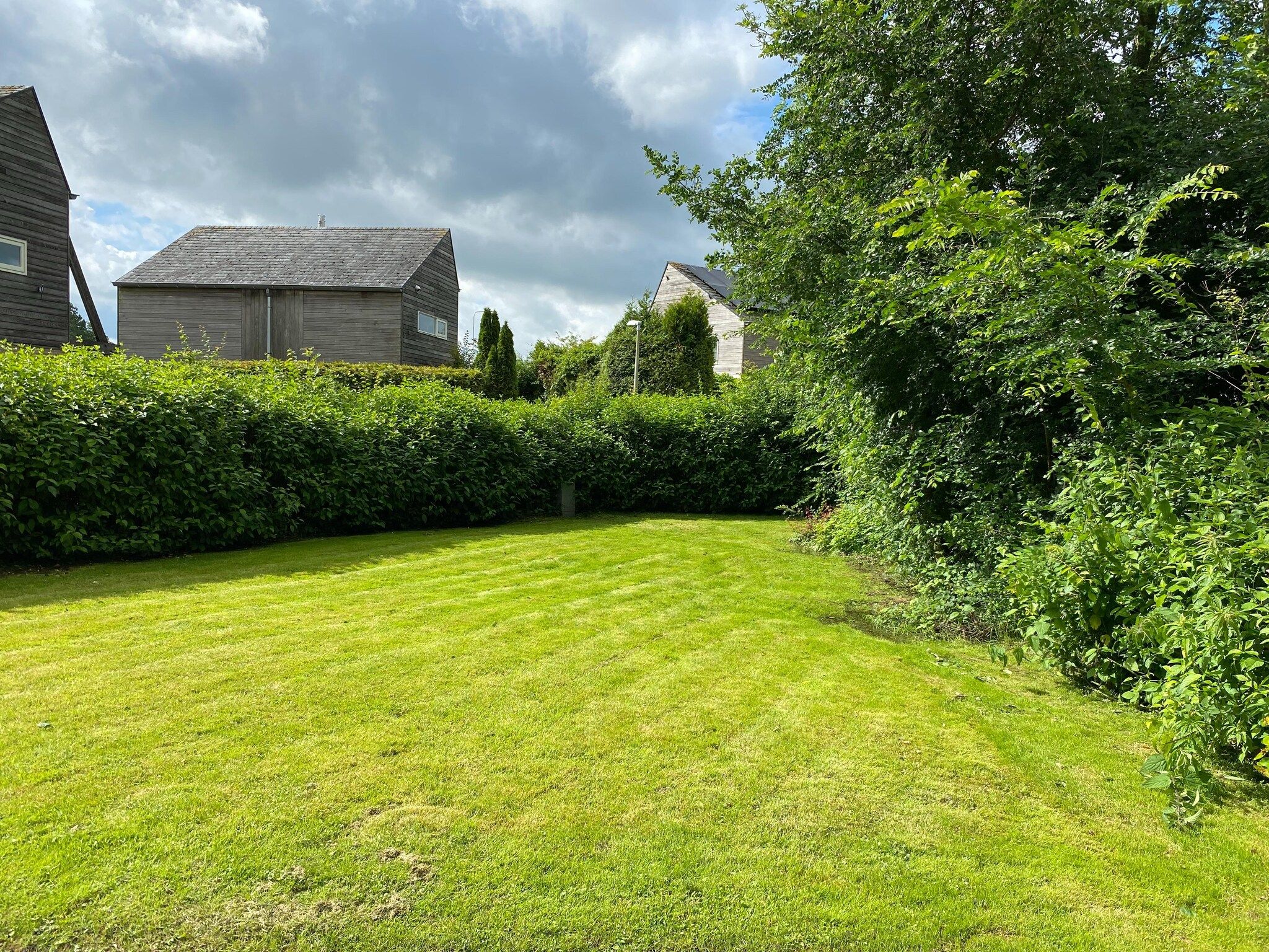 De tuin van Yné Lijte 68 in Grou
