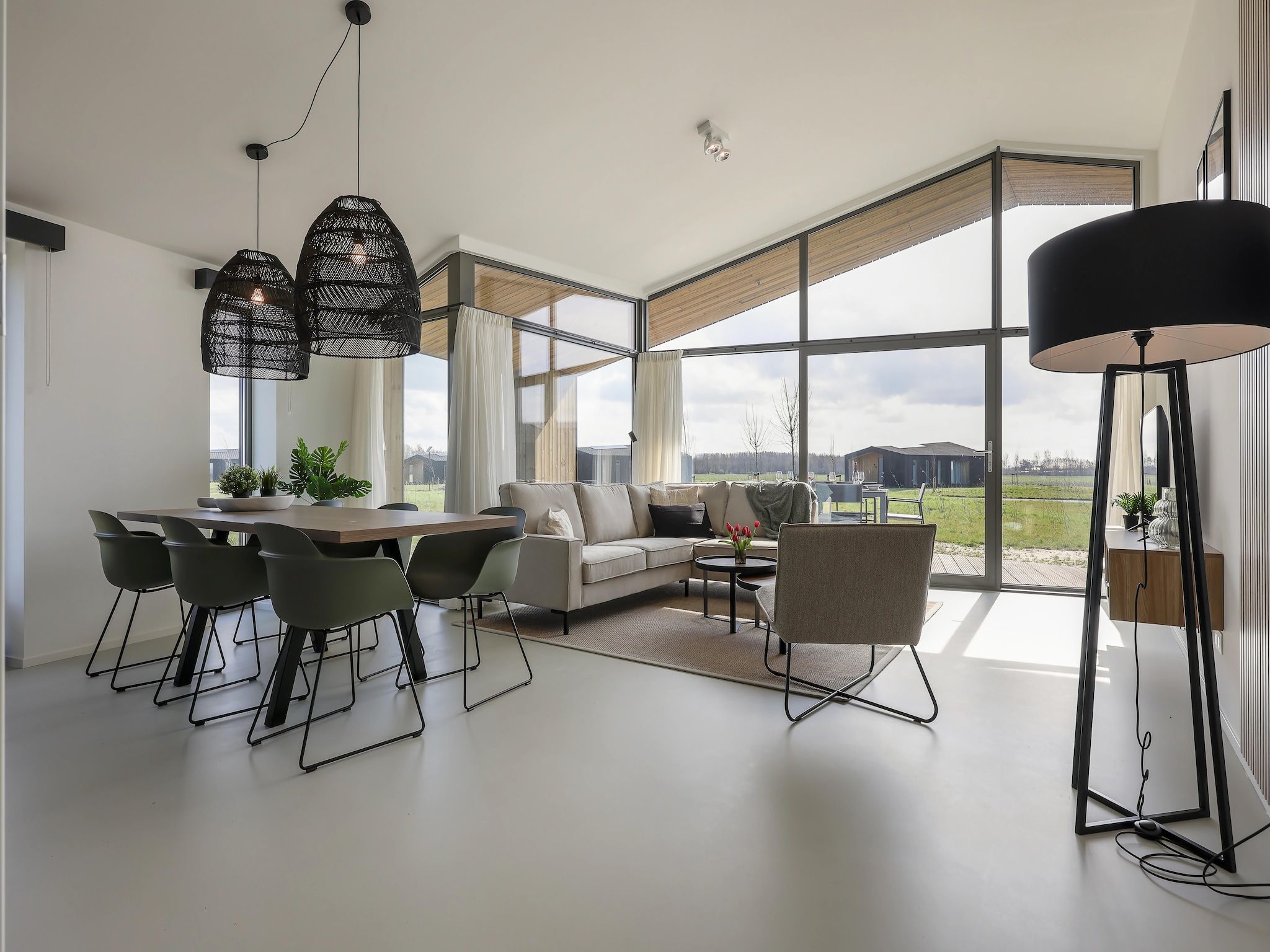 De woonkamer van Heerlijkheid Vlietenburg 12 in Wissenkerke