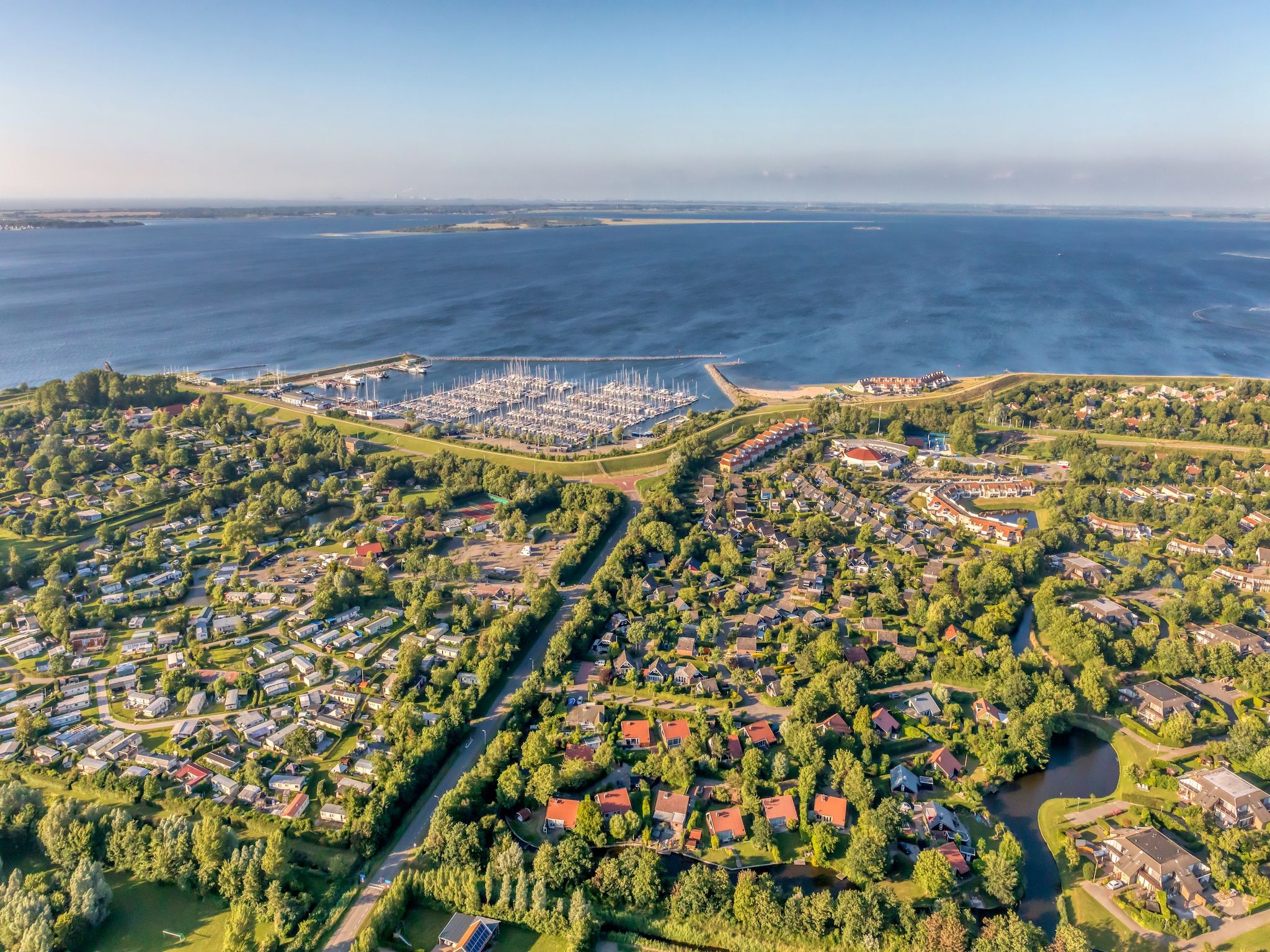 De buitenkant van Parc Port Greve 8 in Brouwershaven