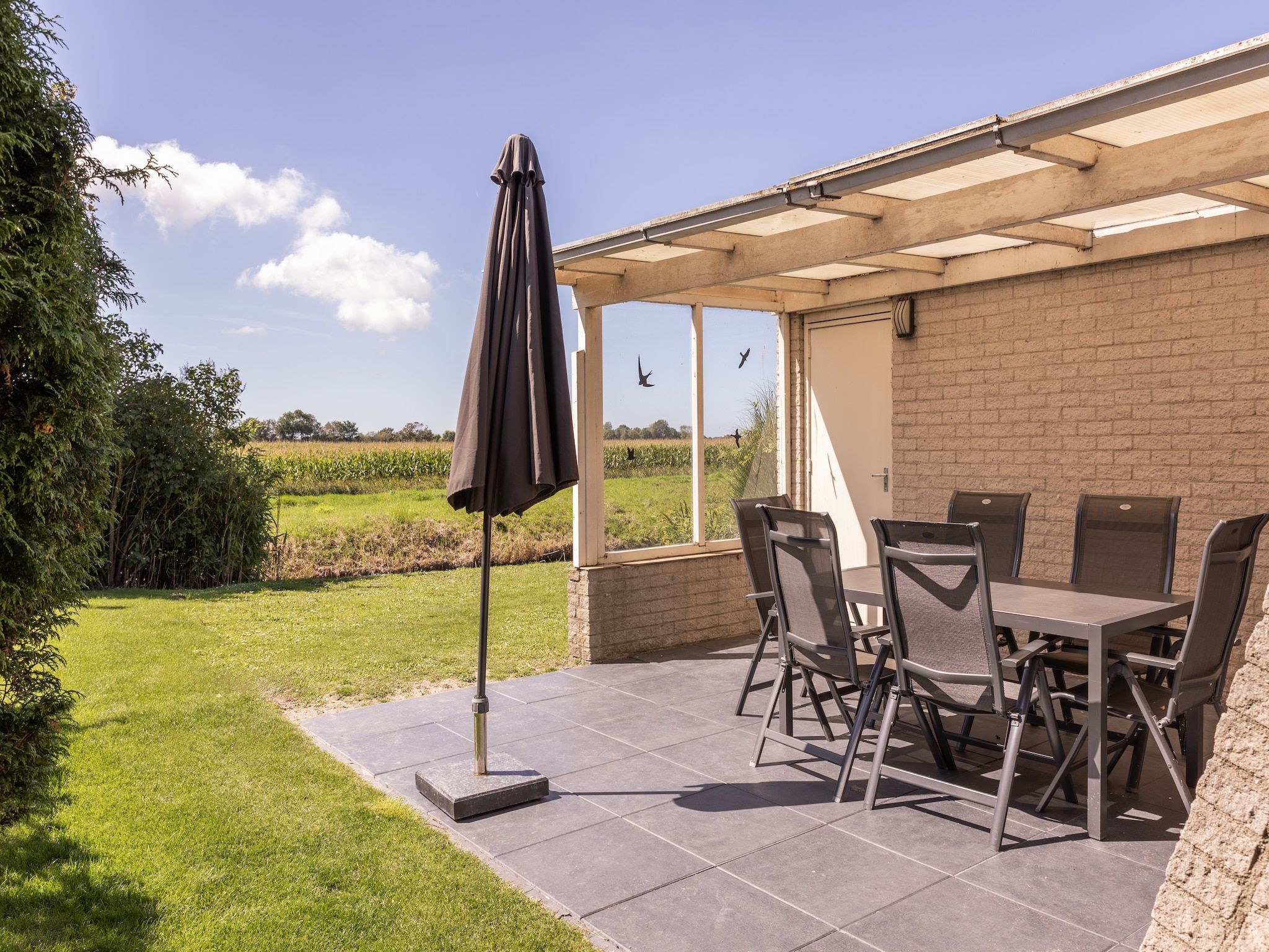 Het terras van Parc Port Greve 18 in Brouwershaven