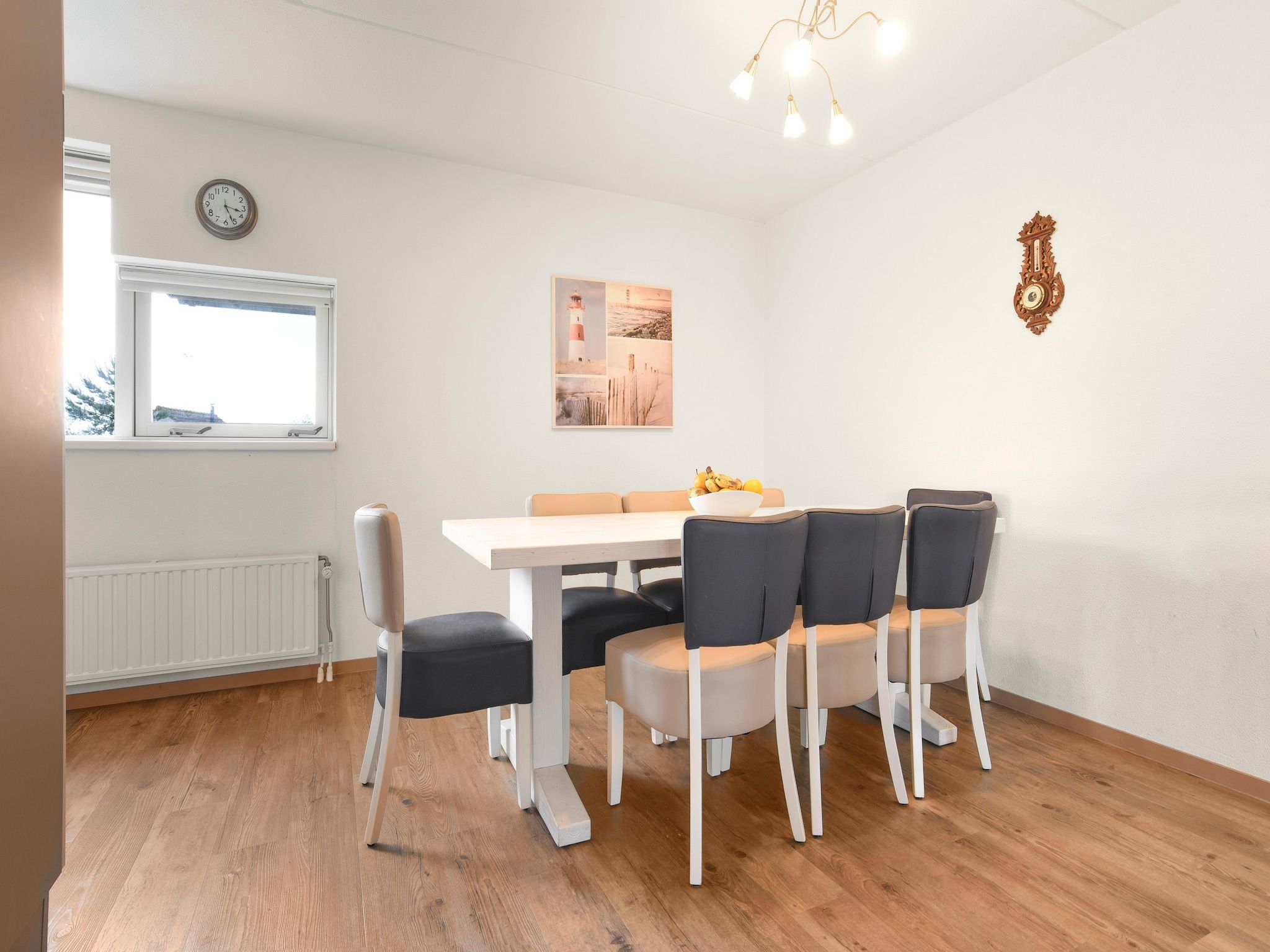 De woonkamer van Parc Port Greve 21 in Brouwershaven