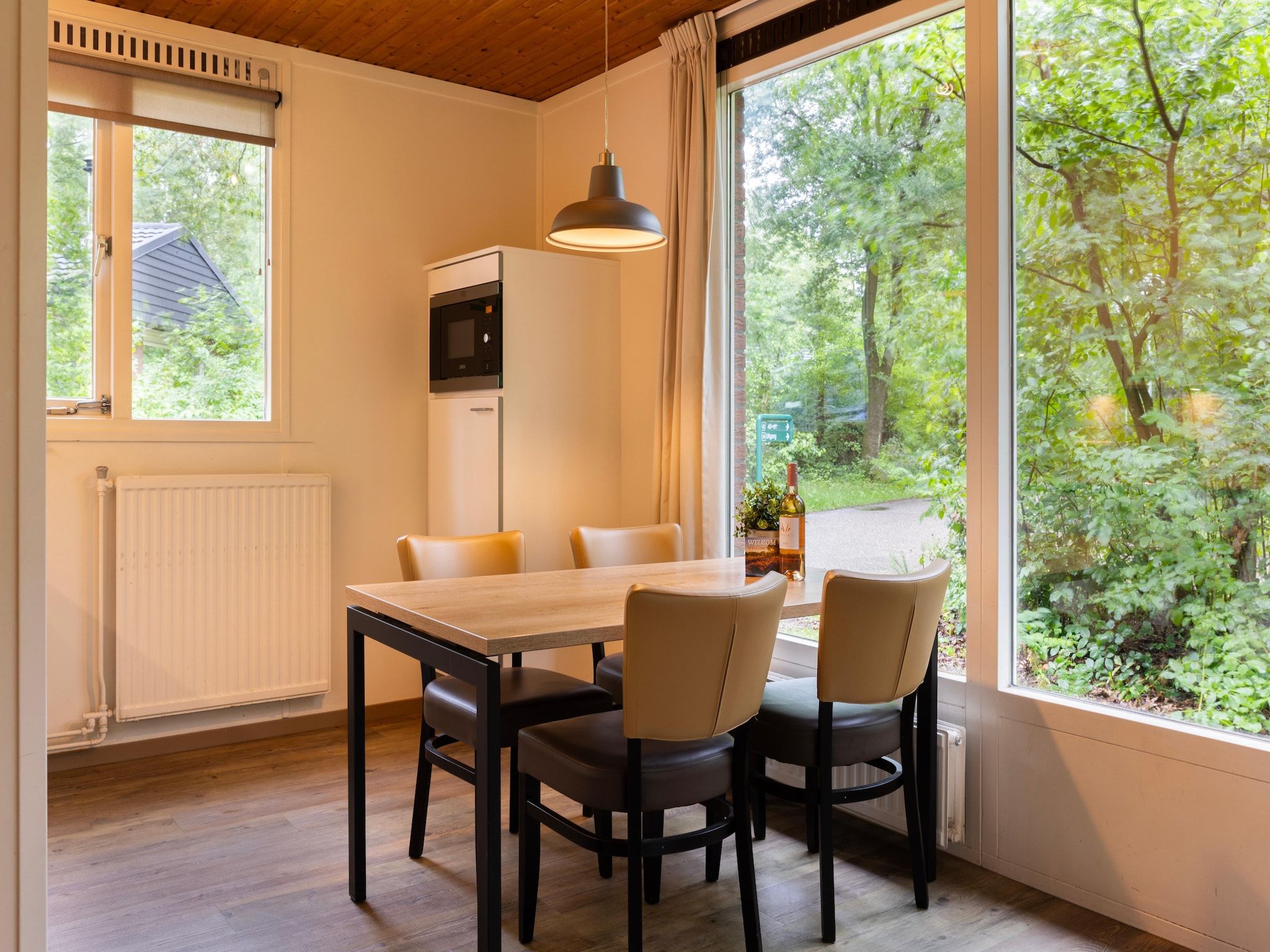 De woonkamer van Parc Heihaas 4 in Putten