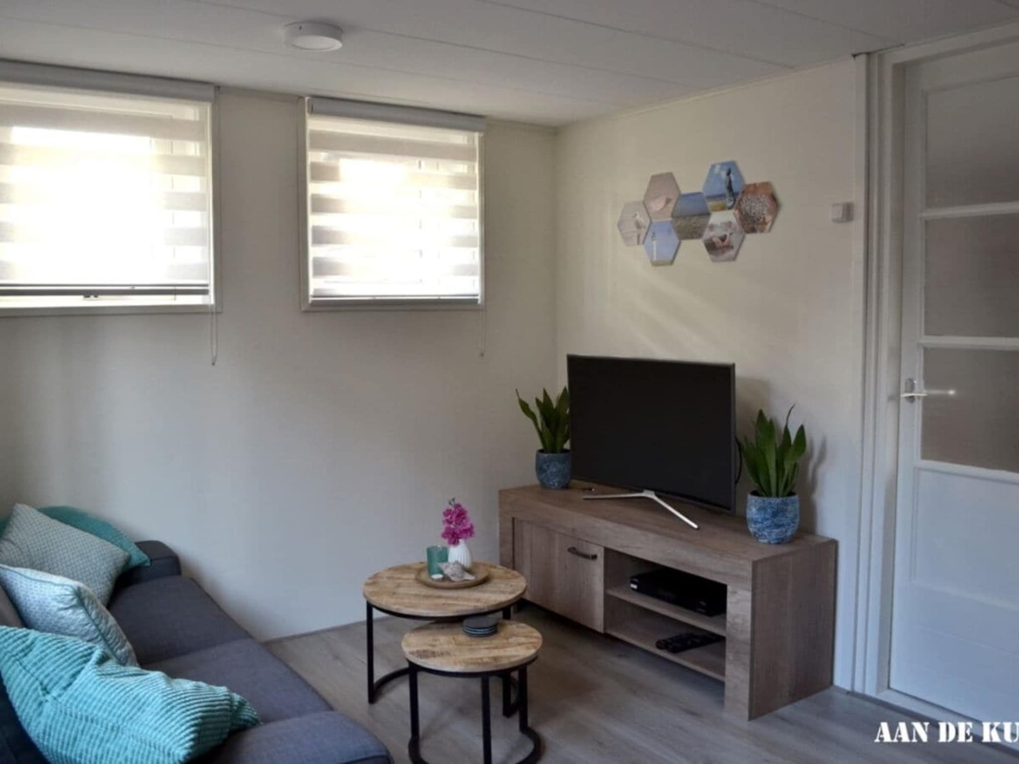 De woonkamer van 396528 in Egmond aan Zee