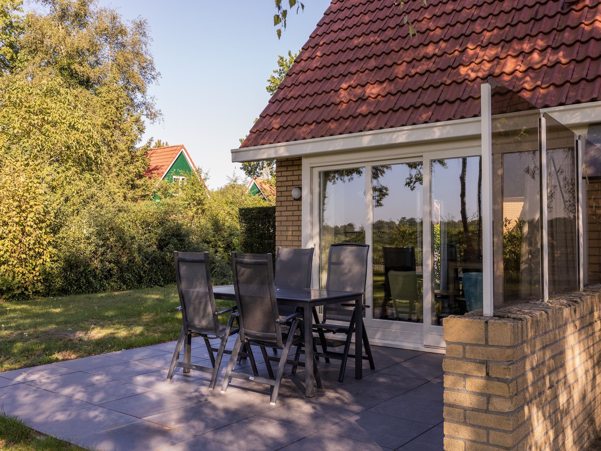 Het terras van Parc Duc de Brabant 13 in Diessen-Baarschot