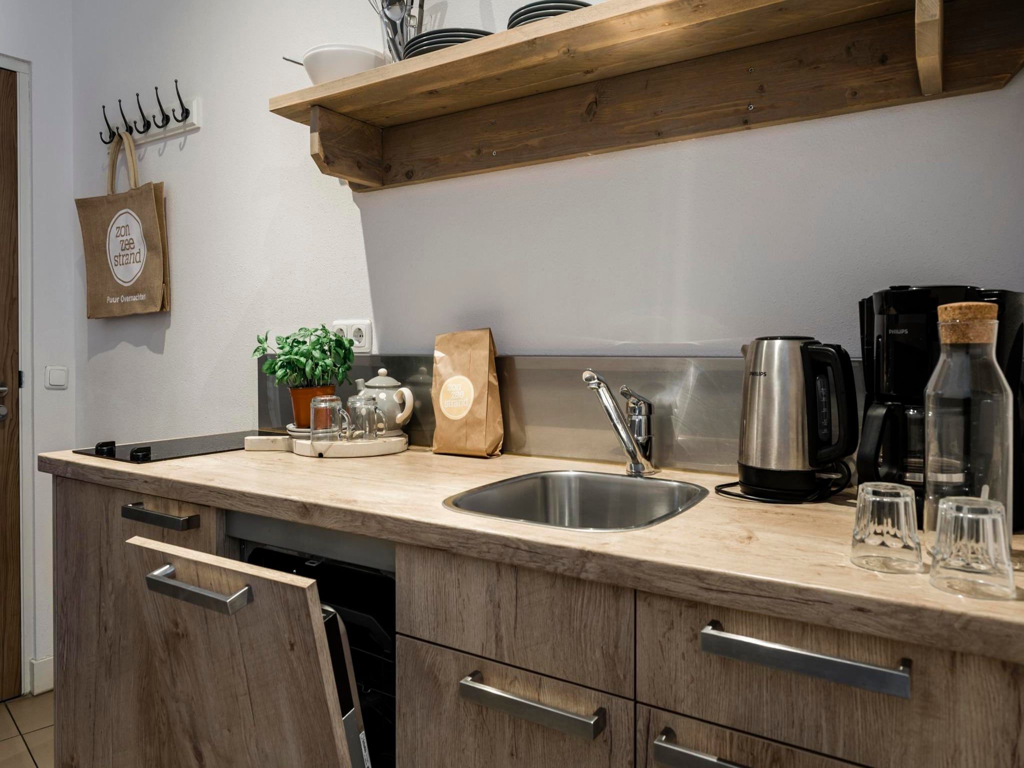 De keuken van Duynsuites aan zee in Callantsoog