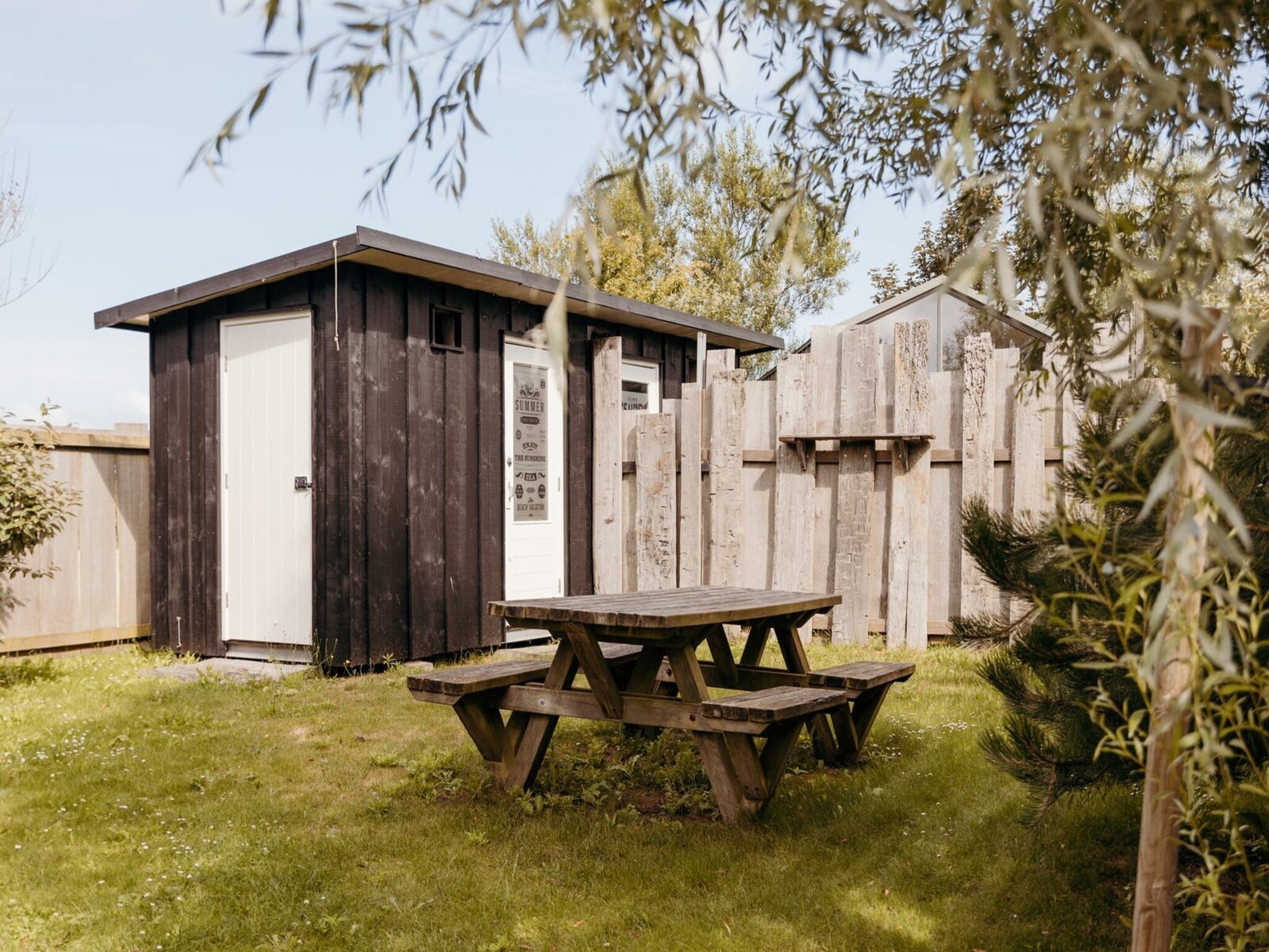 De tuin van Reddingshuisje - Duynpark in Callantsoog