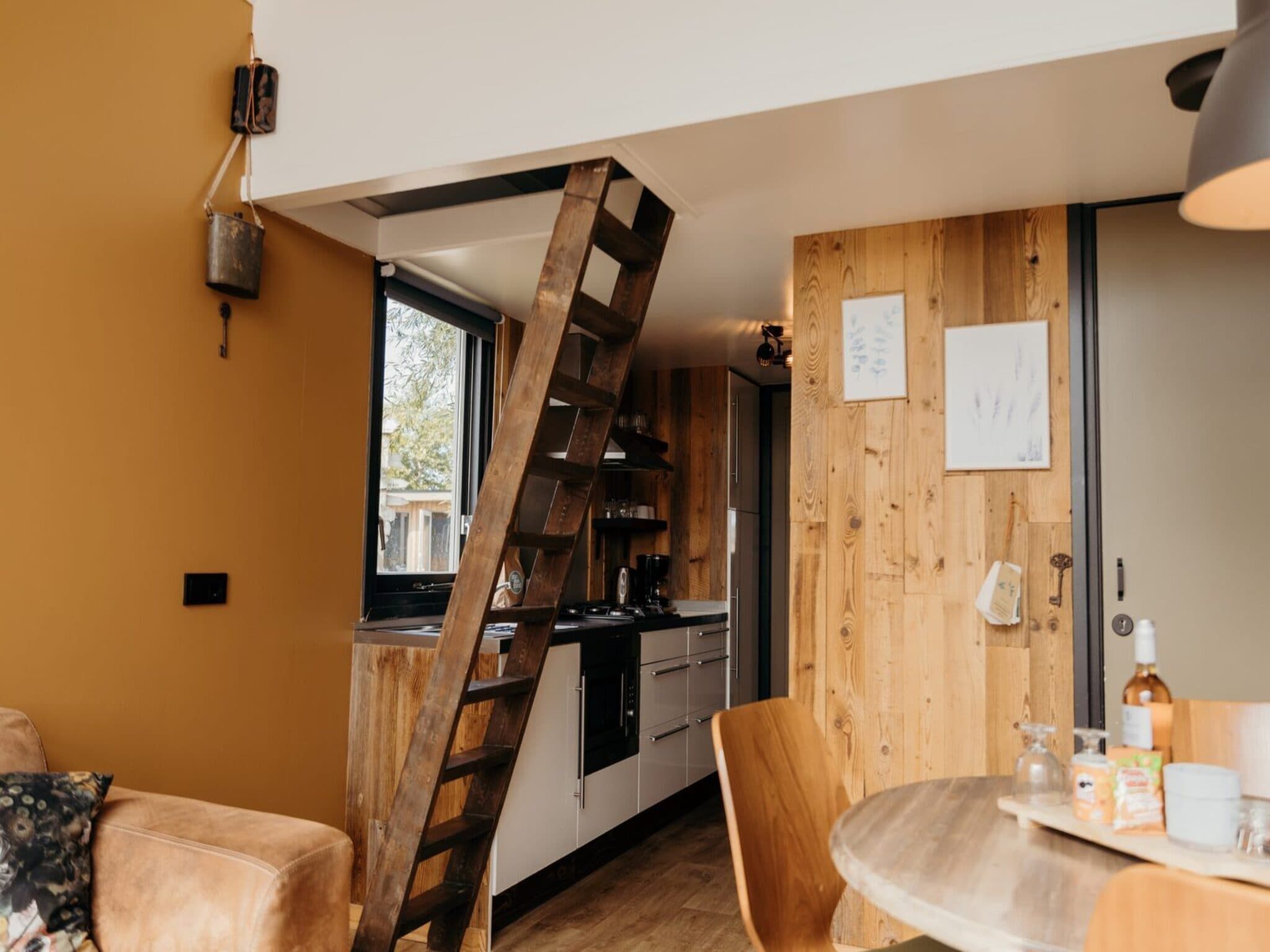 De eetkamer van Reddingshuisje - Duynpark in Callantsoog