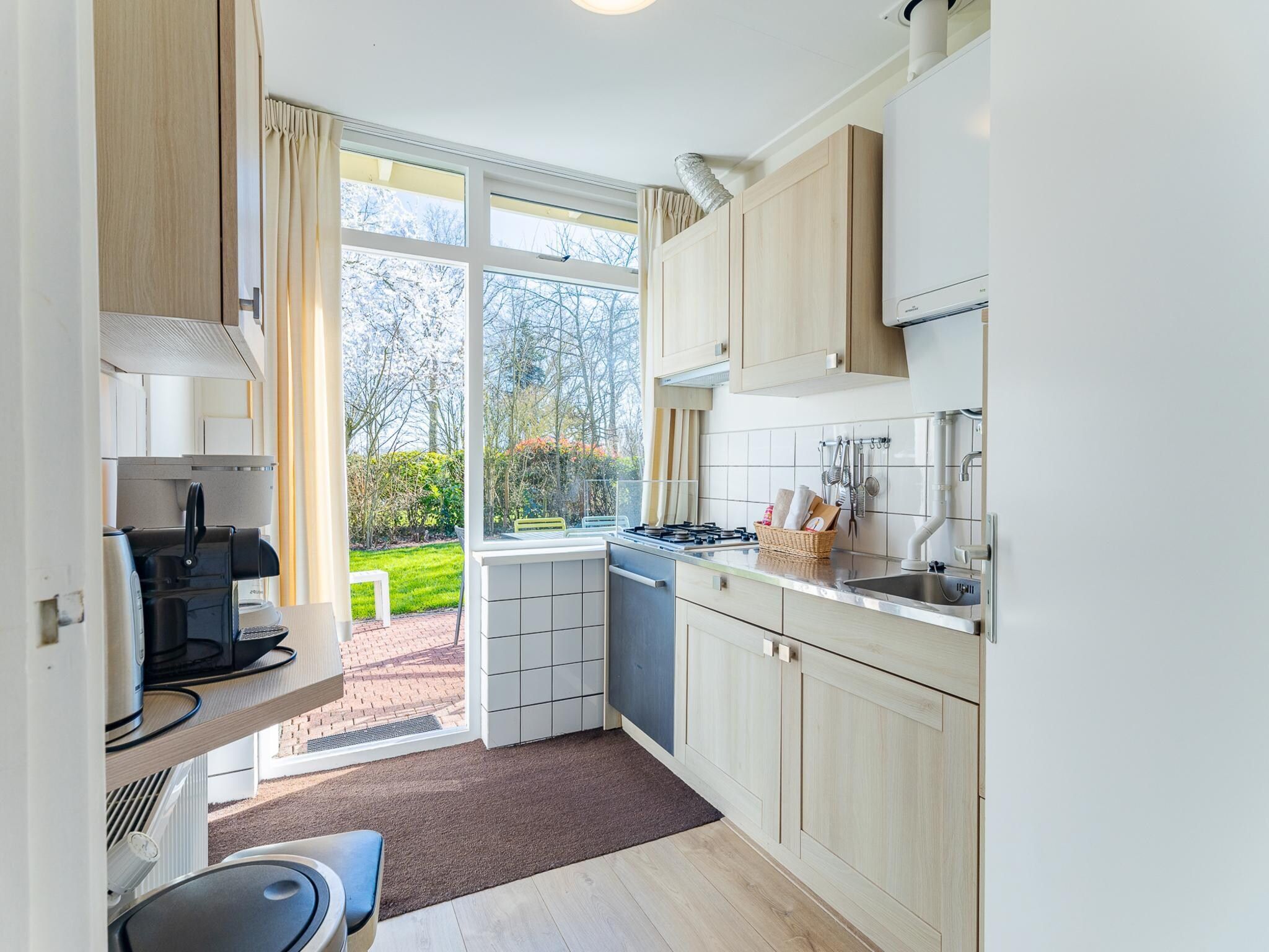 De keuken van Vakantiehuis - Oosterpark 77 - Oostkapelle in Oostkapelle