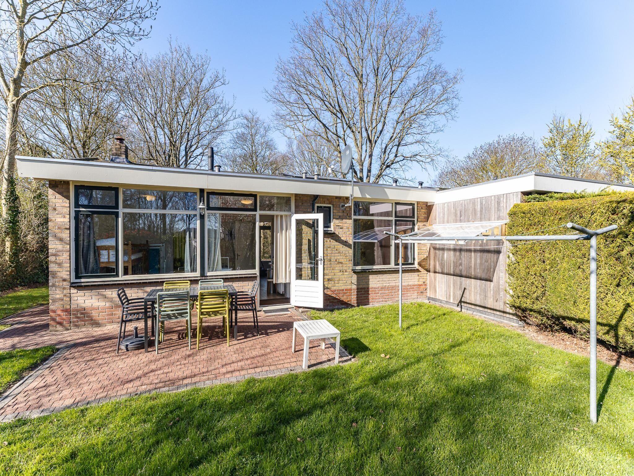 De buitenkant van Vakantiehuis - Oosterpark 77 - Oostkapelle in Oostkapelle