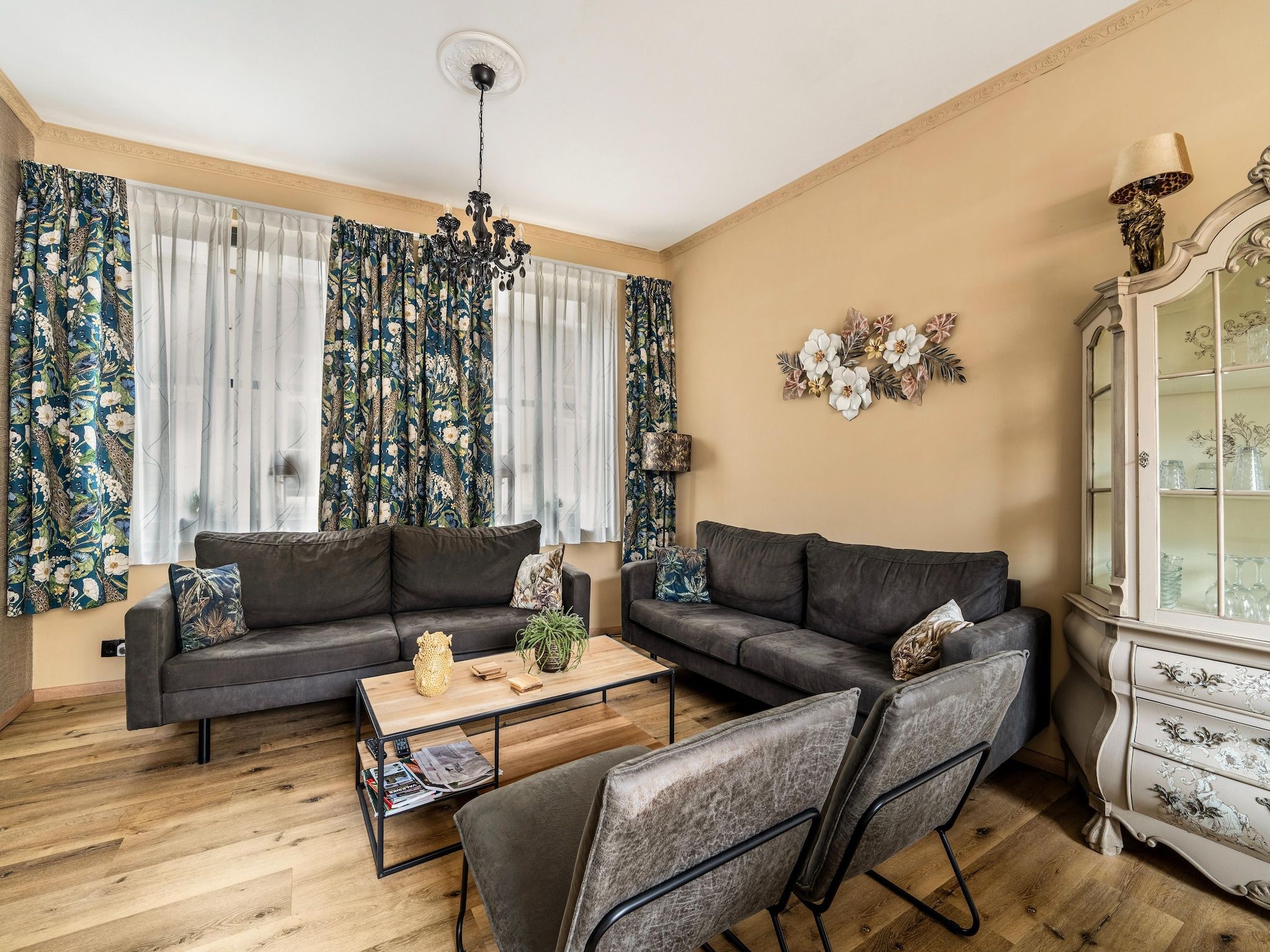 De woonkamer van Mergelhuis in Valkenburg