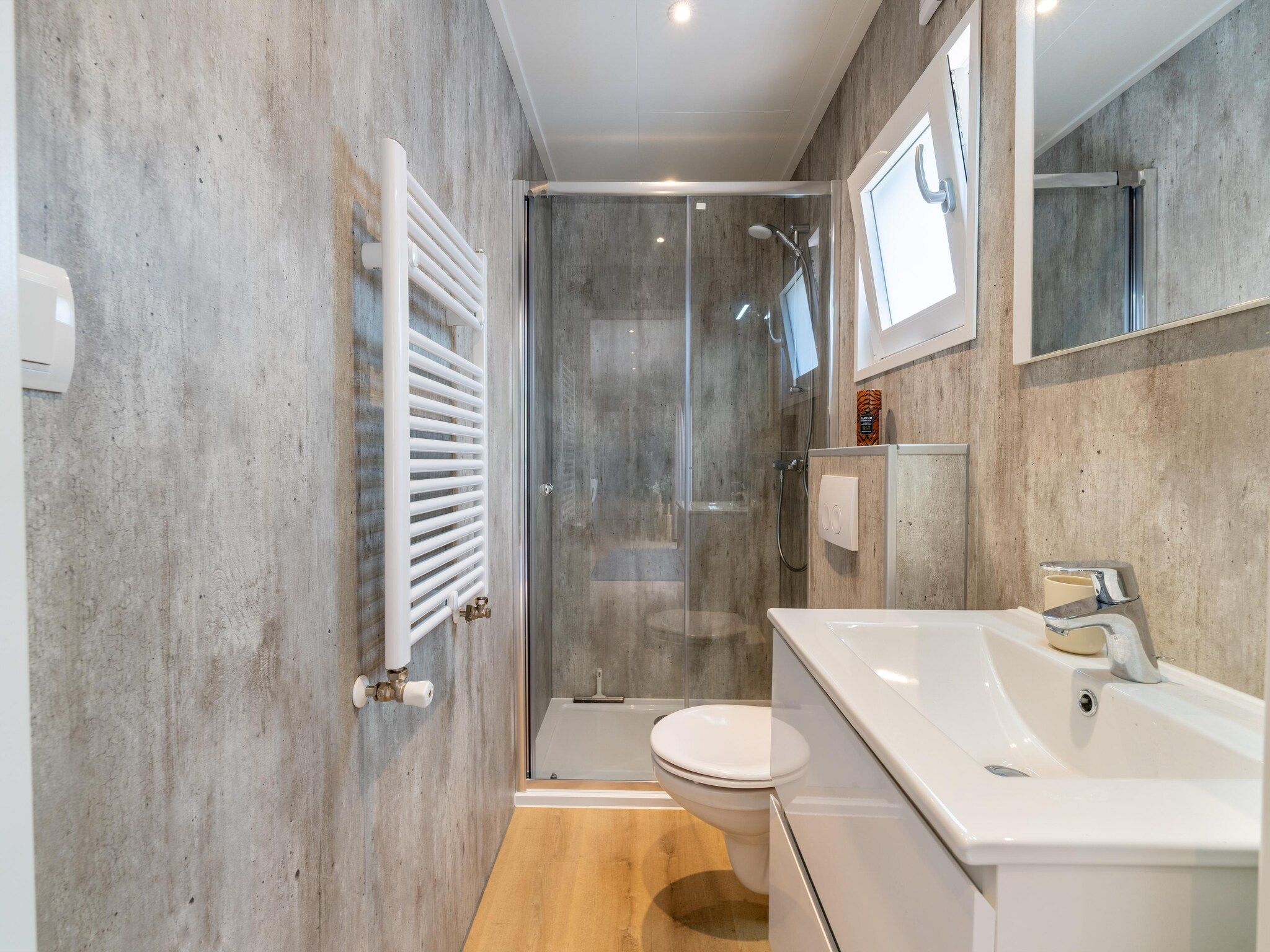 De badkamer van Lodge David in Hattemerbroek