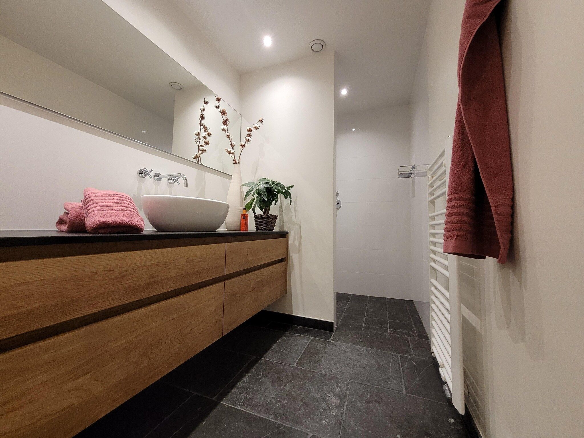 De badkamer van B&B Overloon 4 Personen in Overloon