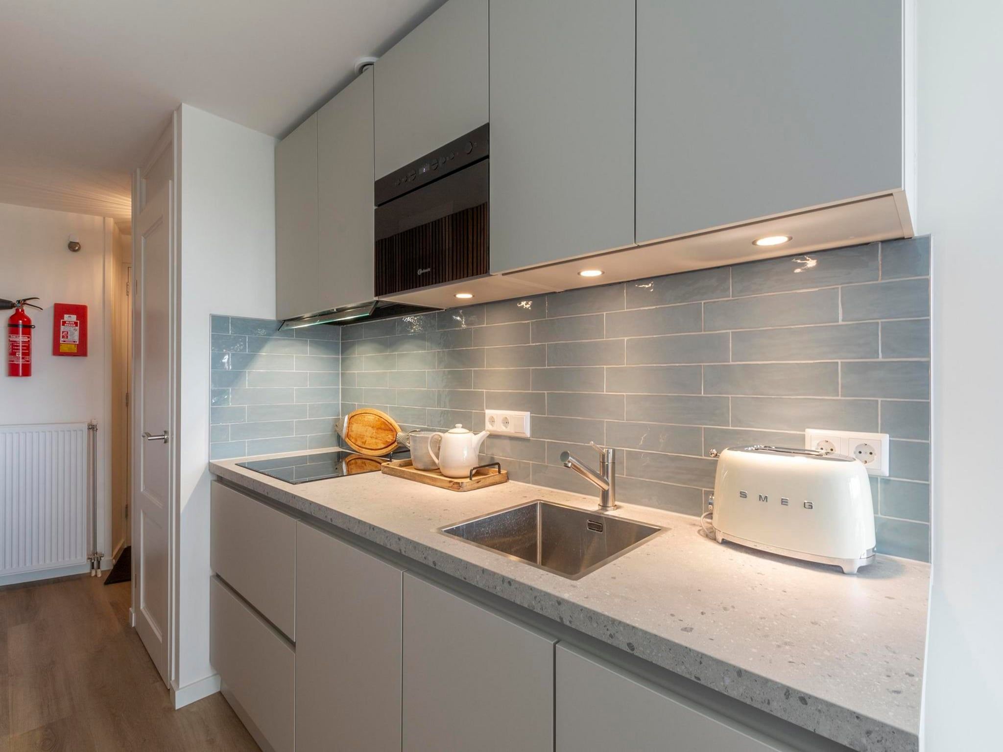 De keuken van Wijde Blick 301 in Callantsoog