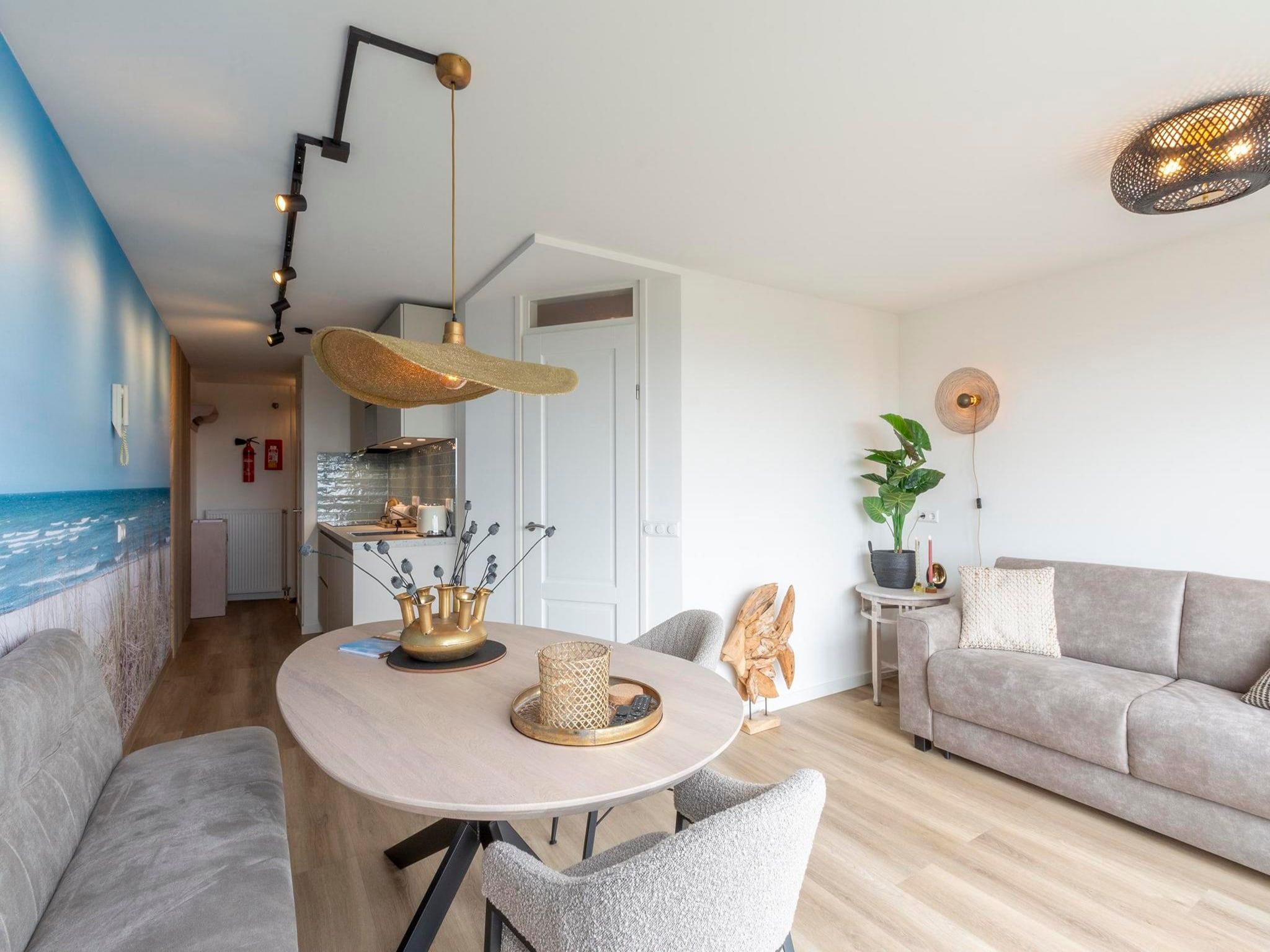 De eetkamer van Wijde Blick 301 in Callantsoog