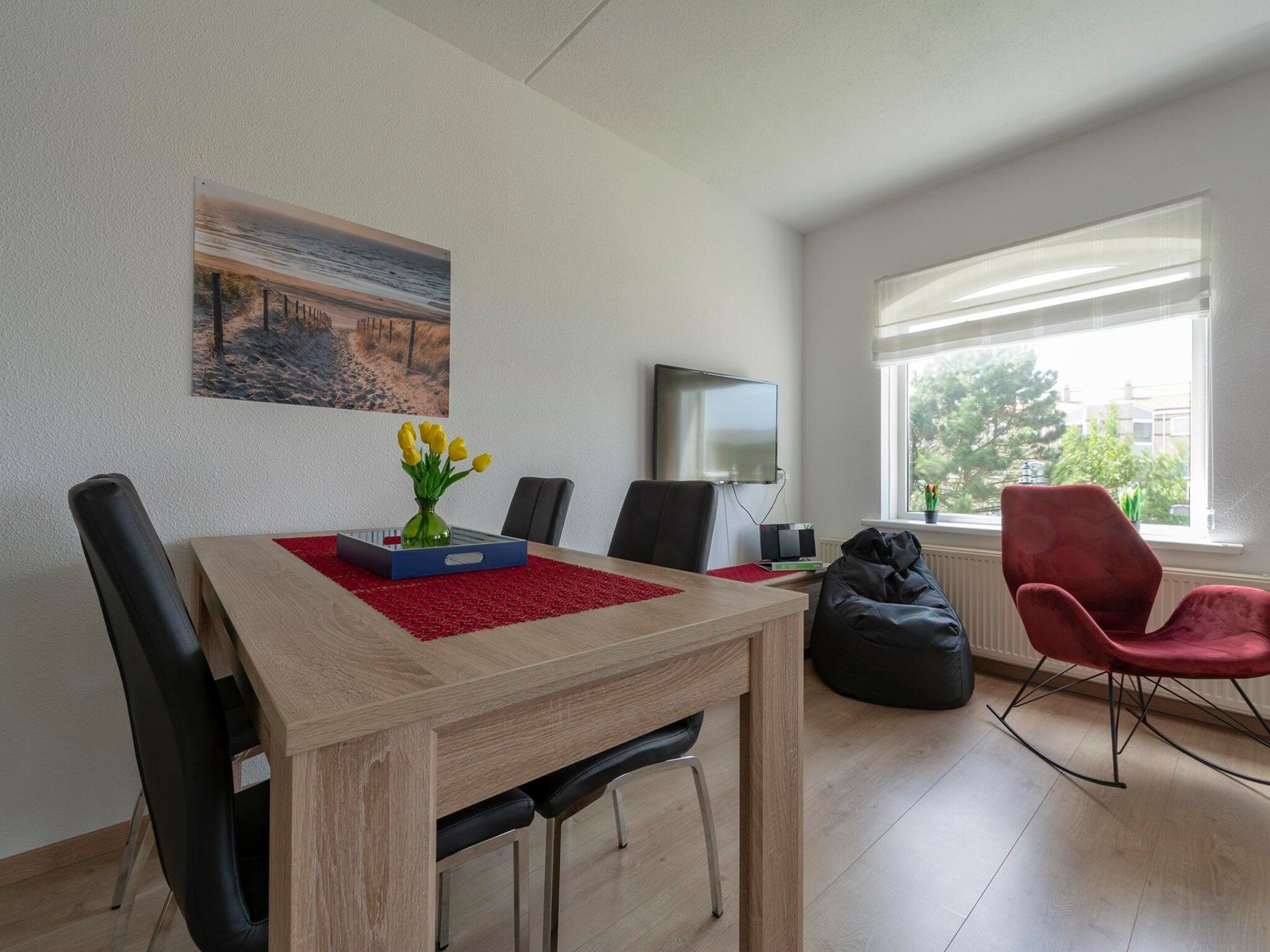 De eetkamer van Résidence Juliana 53 in Julianadorp aan Zee