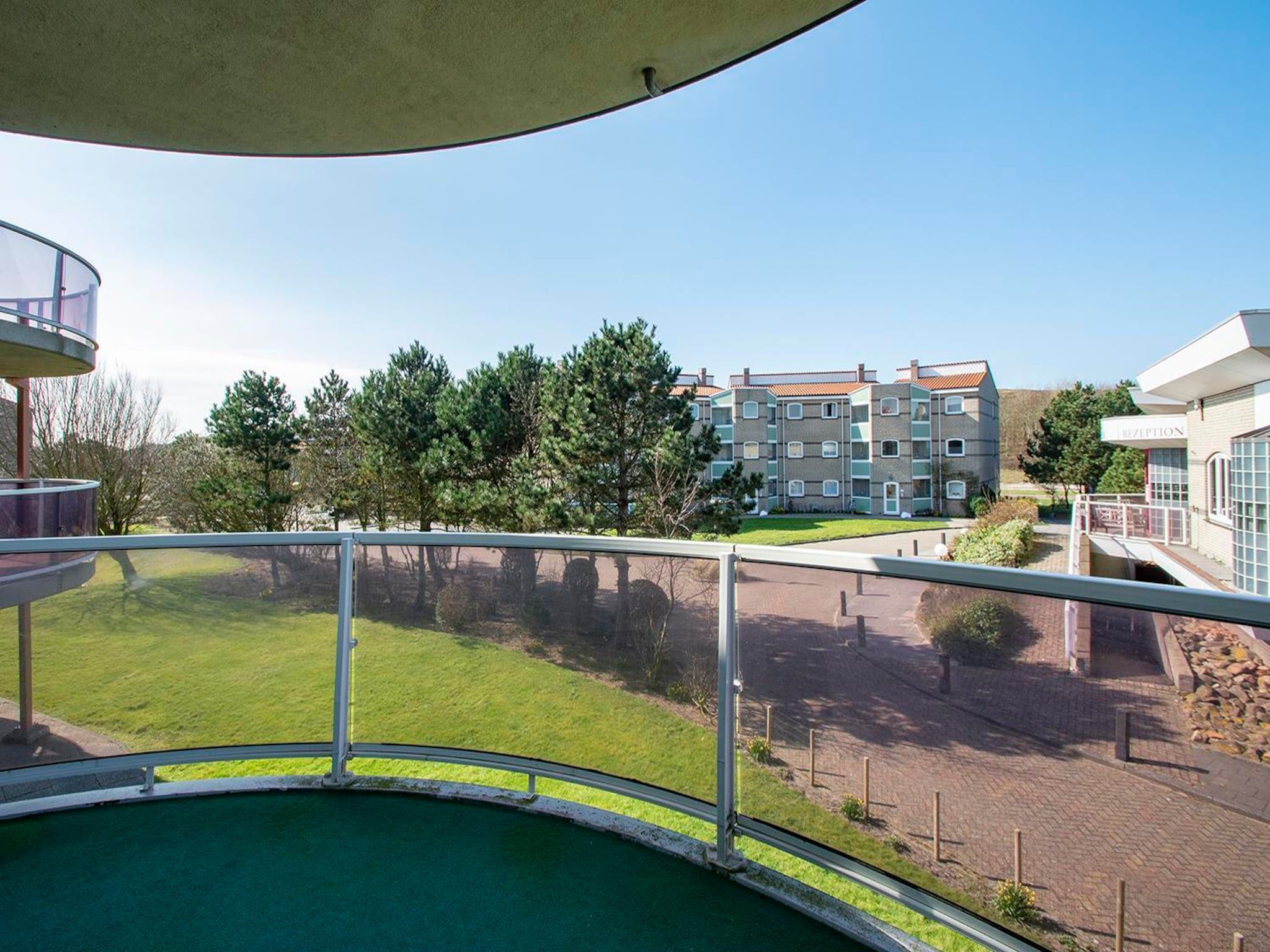 Het terras van Résidence Juliana 53 in Julianadorp aan Zee