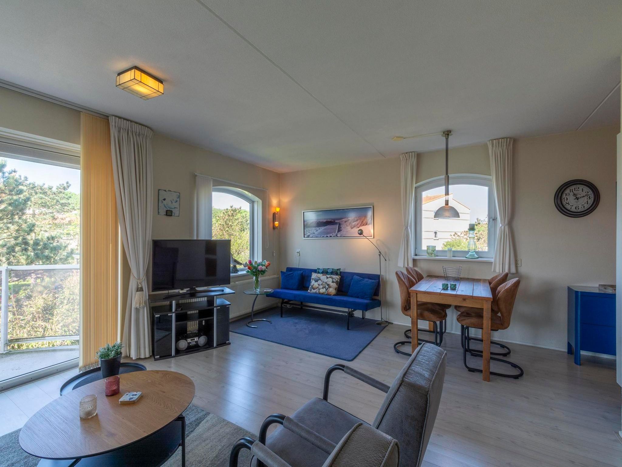 De woonkamer van Résidence Juliana 34 in Julianadorp aan Zee