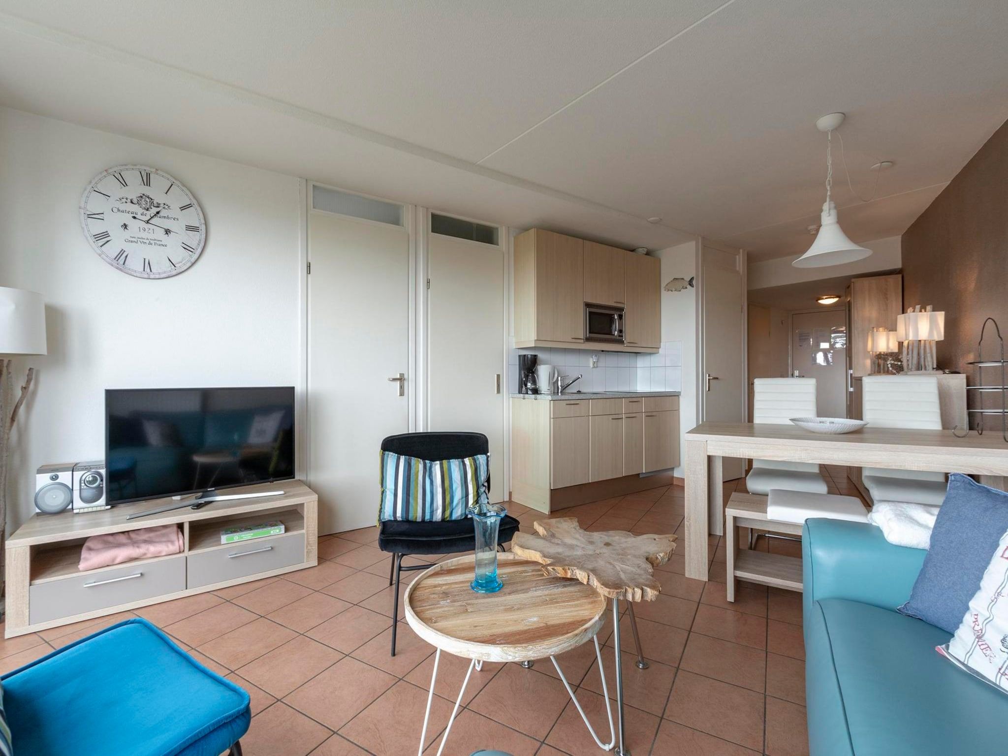 De woonkamer van Wijde Blick 307 in Callantsoog